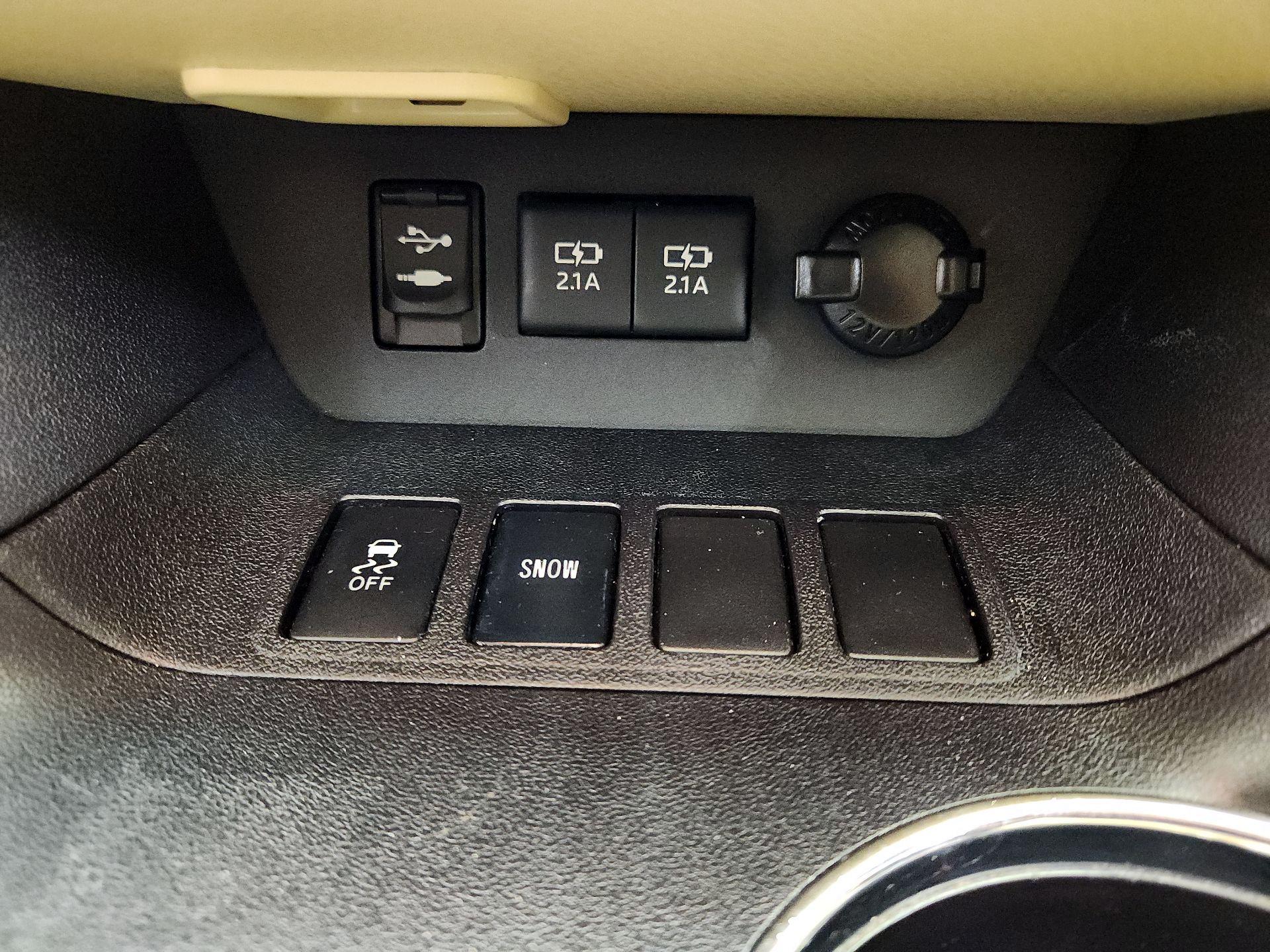 Thumbnail: 2018 Toyota Highlander - 19