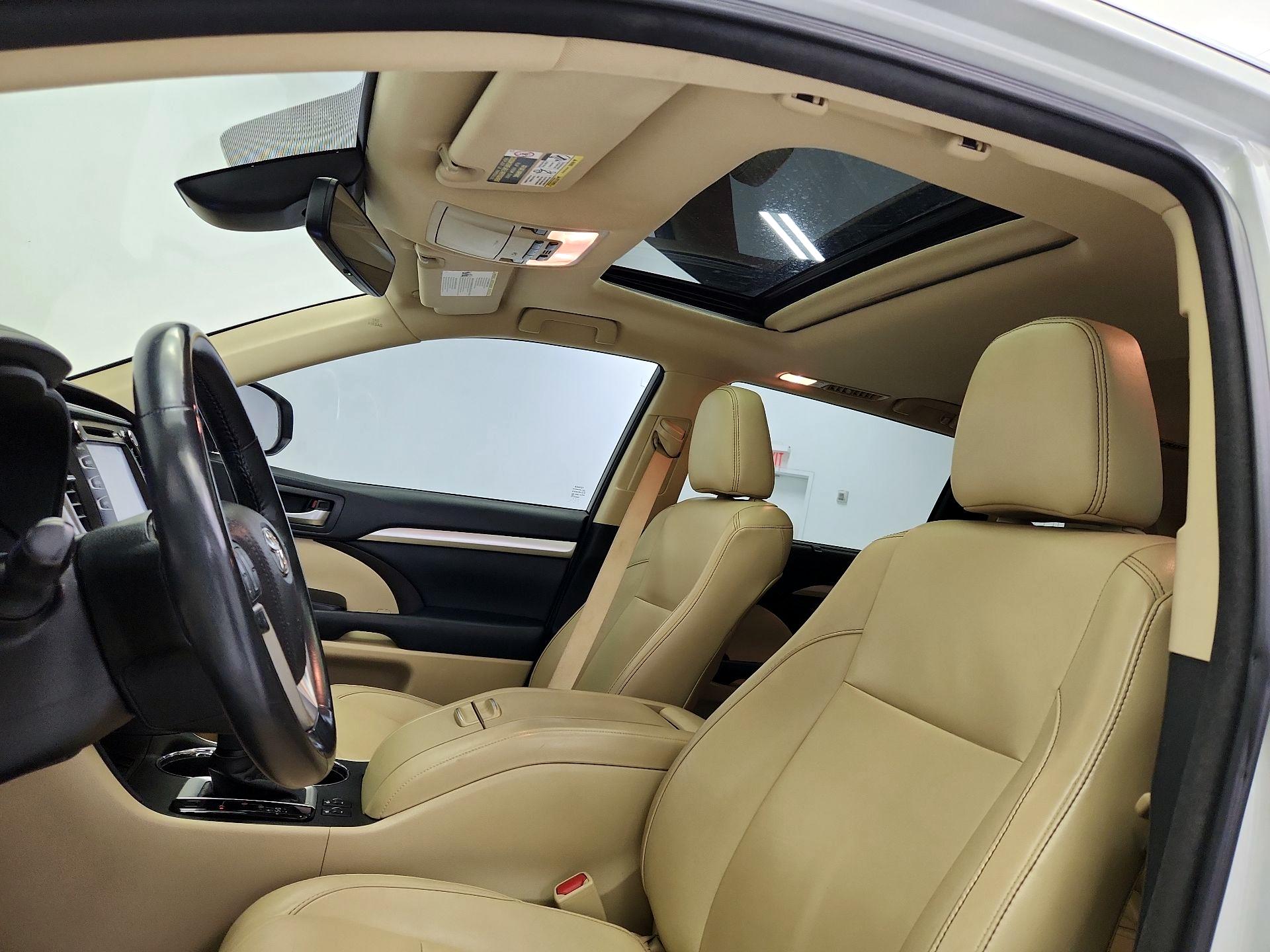 Thumbnail: 2018 Toyota Highlander - 20