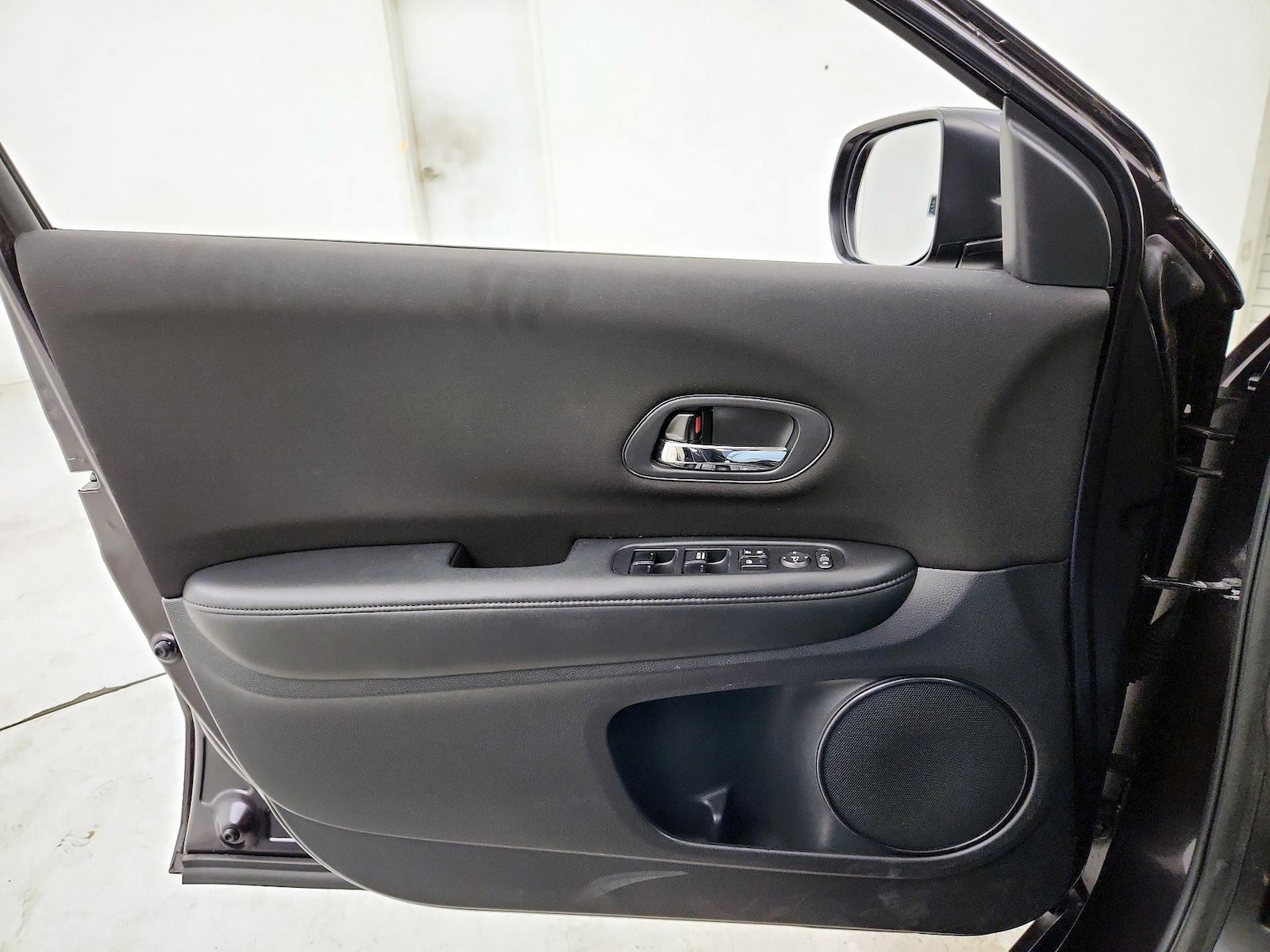 2016 Honda HR-V LX - Photo 13