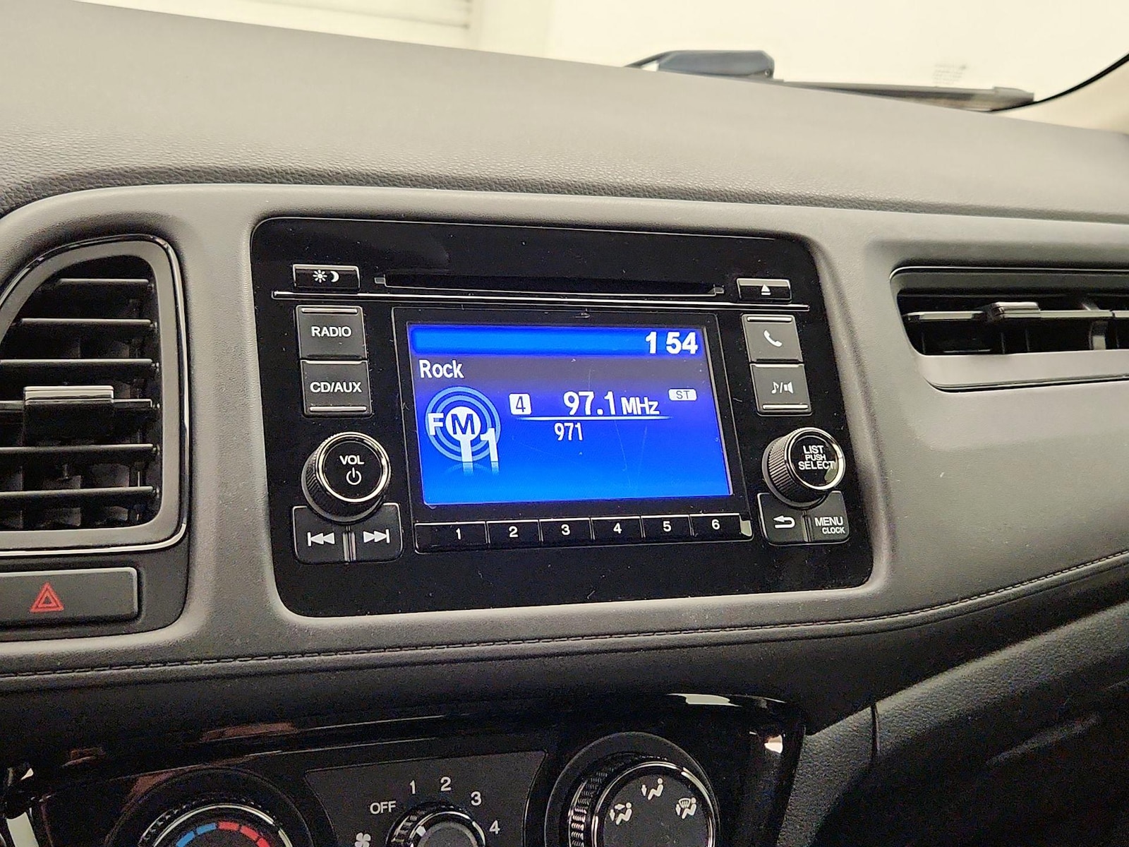 2016 Honda HR-V LX - Photo 16