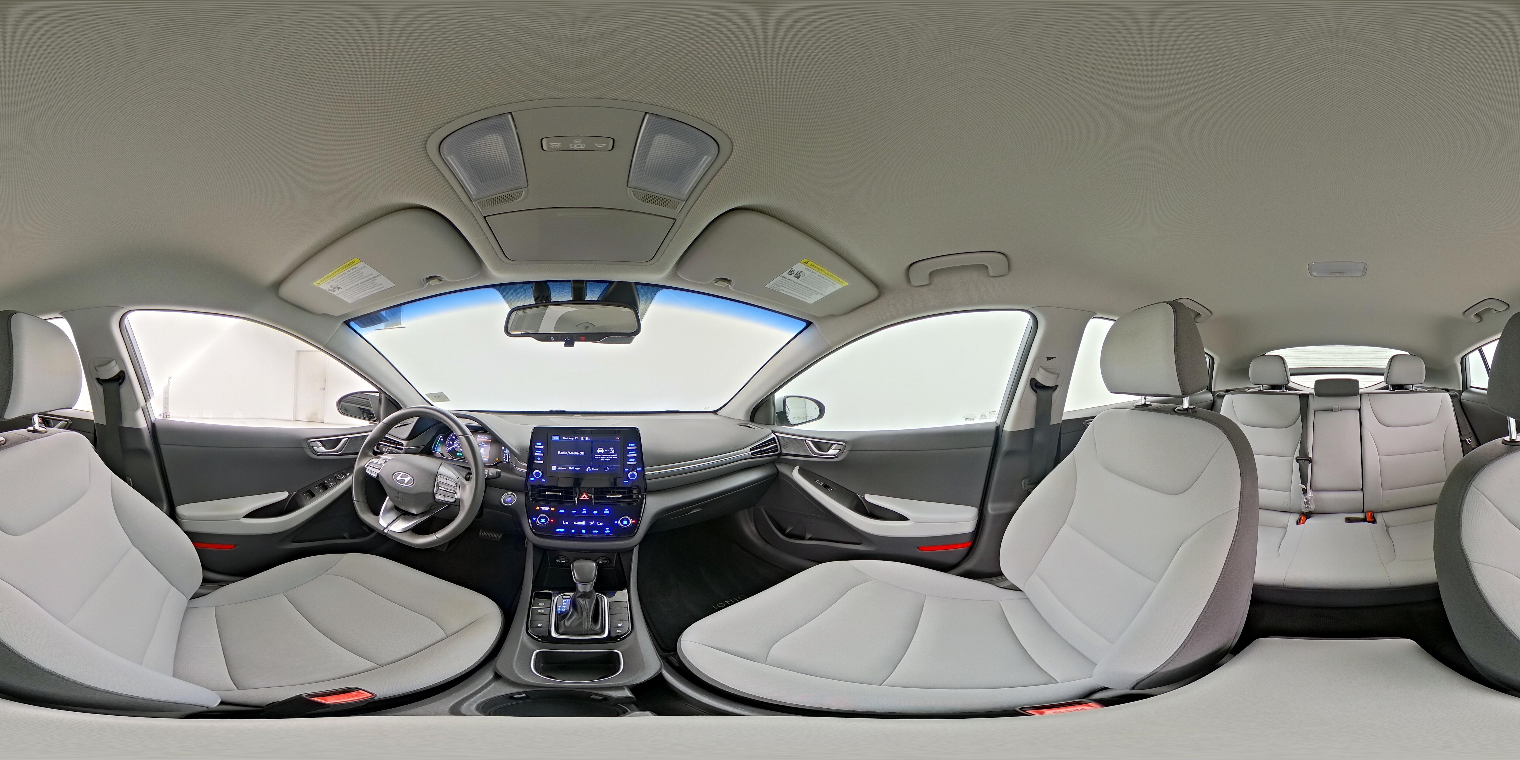 2022 Hyundai Ioniq SE - Photo 24