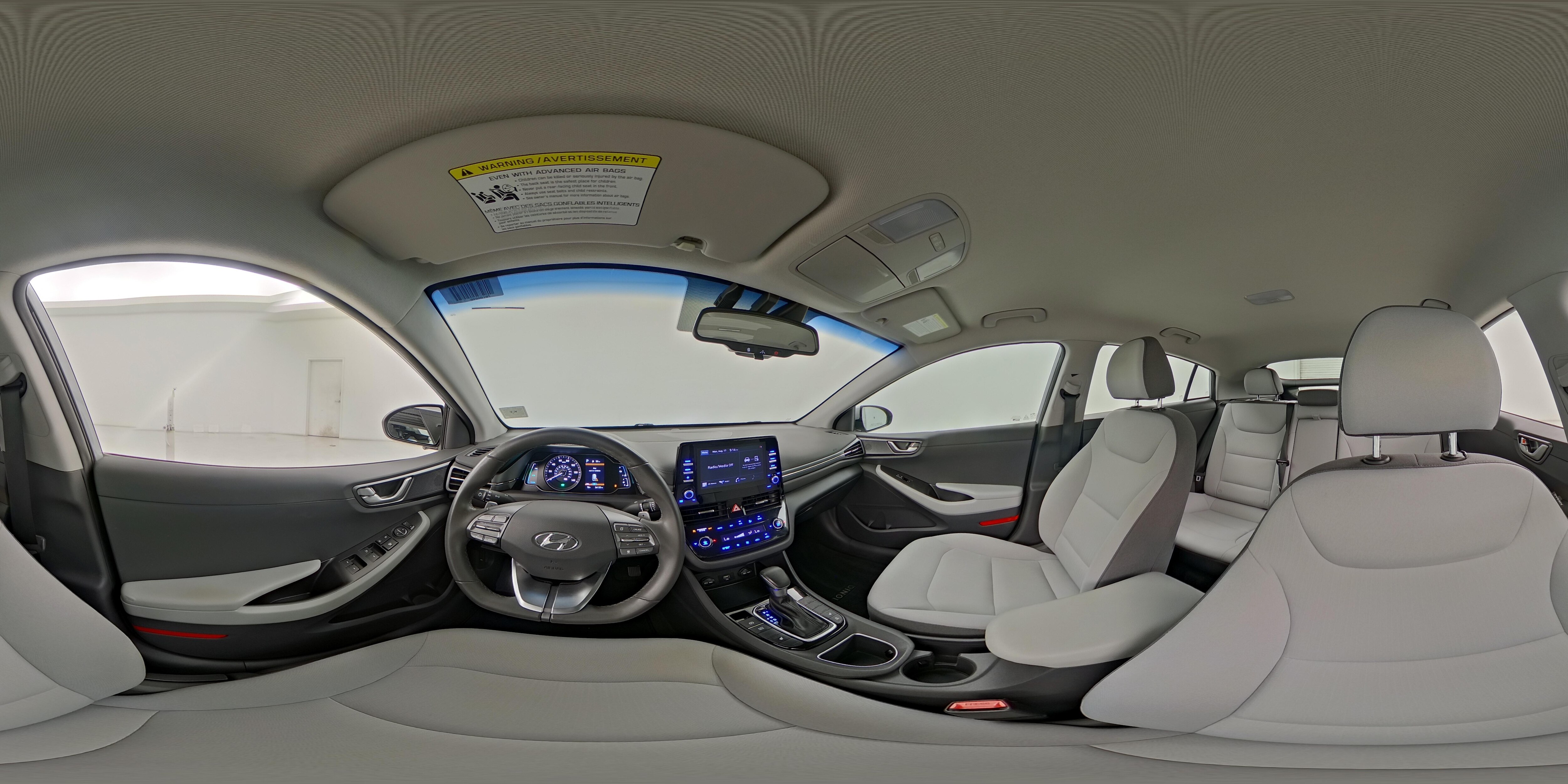 2022 Hyundai Ioniq SE - Photo 26