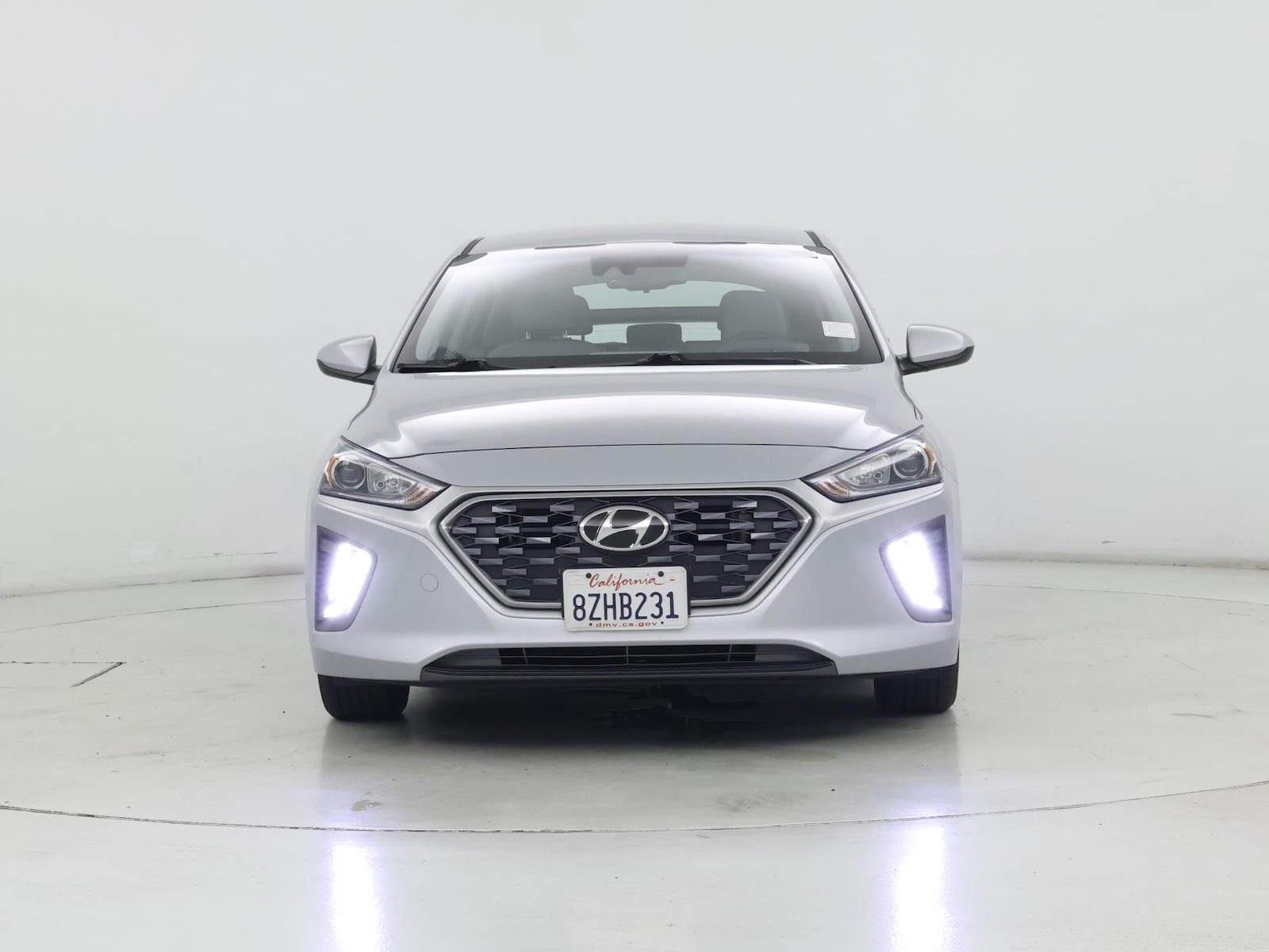 2022 Hyundai Ioniq SE - Photo 6