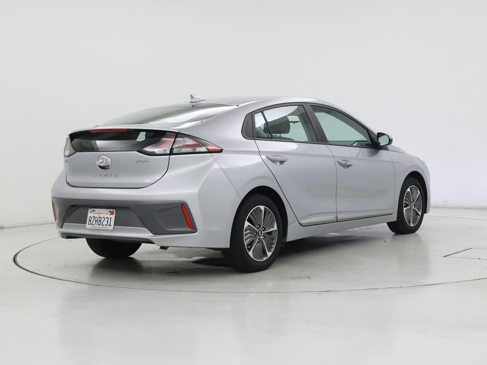 2022 Hyundai Ioniq SE - Photo 9