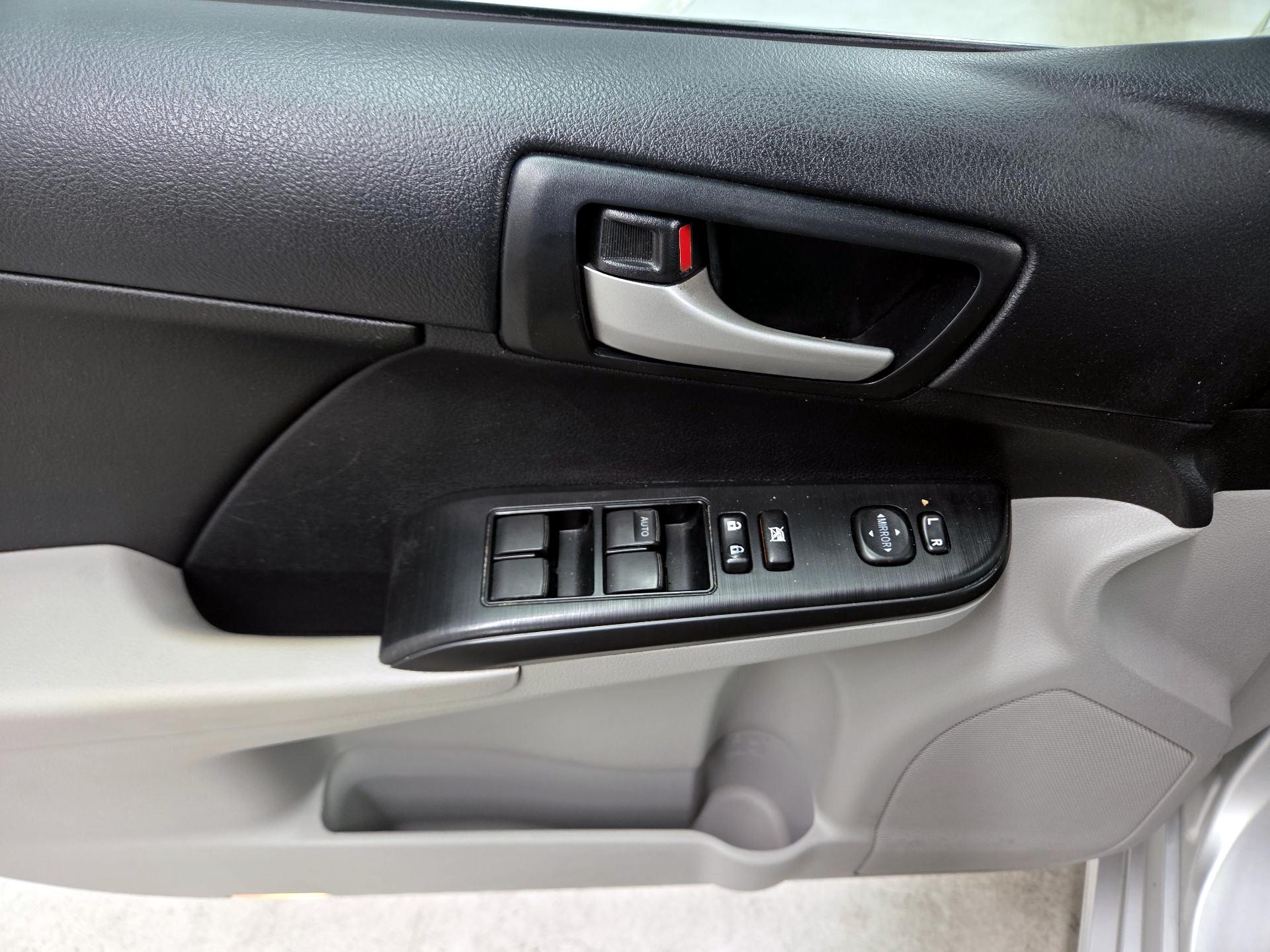 Thumbnail: 2014 Toyota Camry - 10