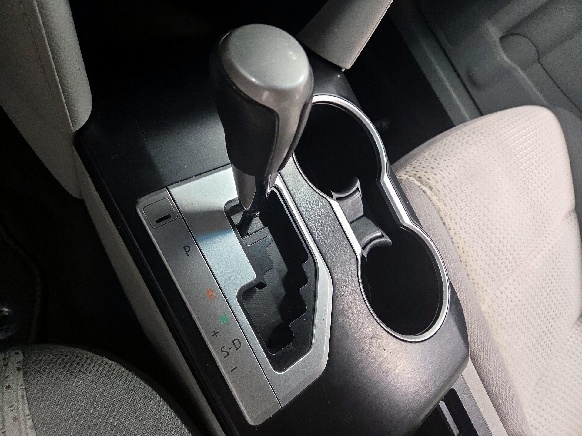 Thumbnail: 2014 Toyota Camry - 15