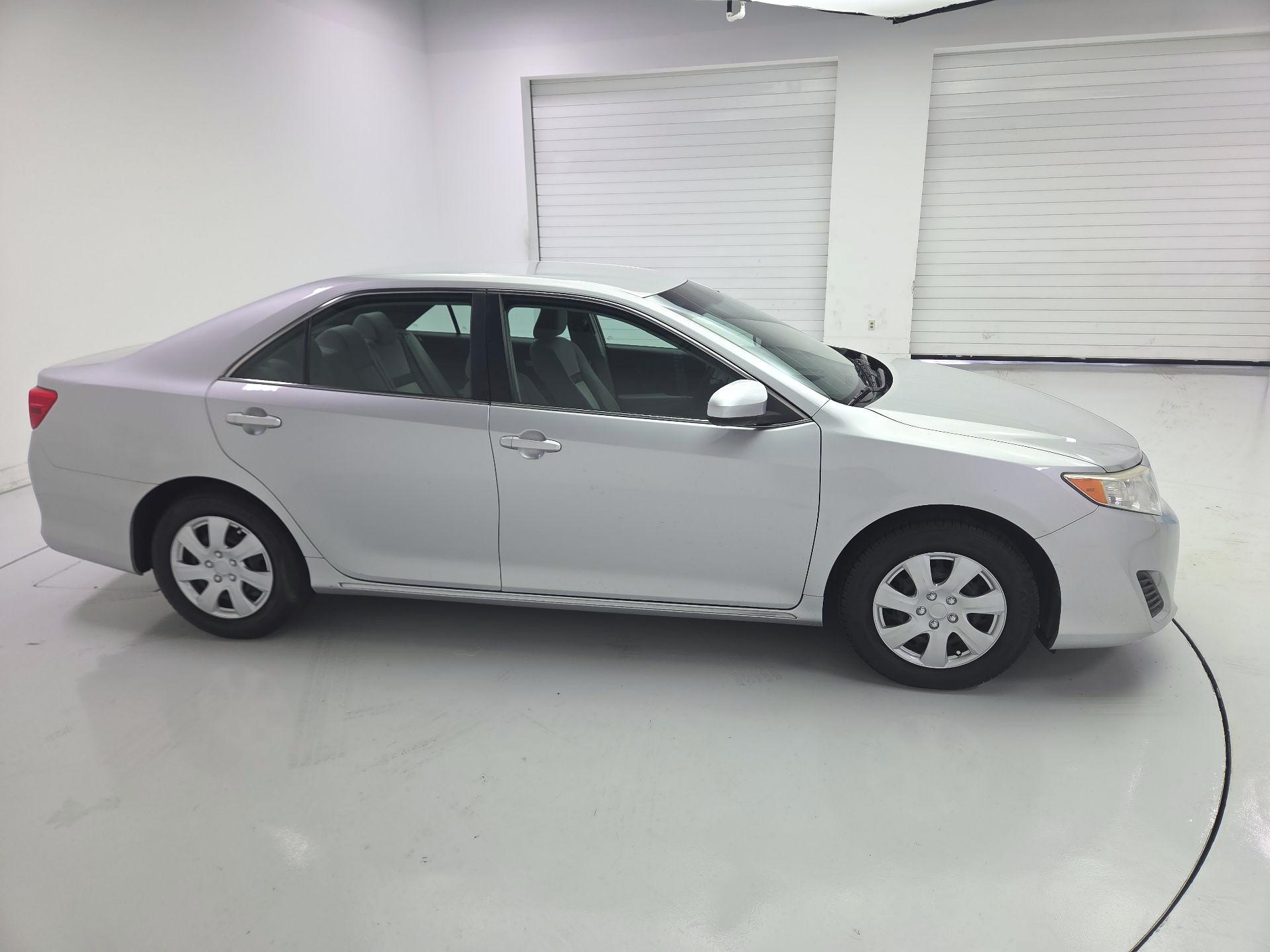 Thumbnail: 2014 Toyota Camry - 4