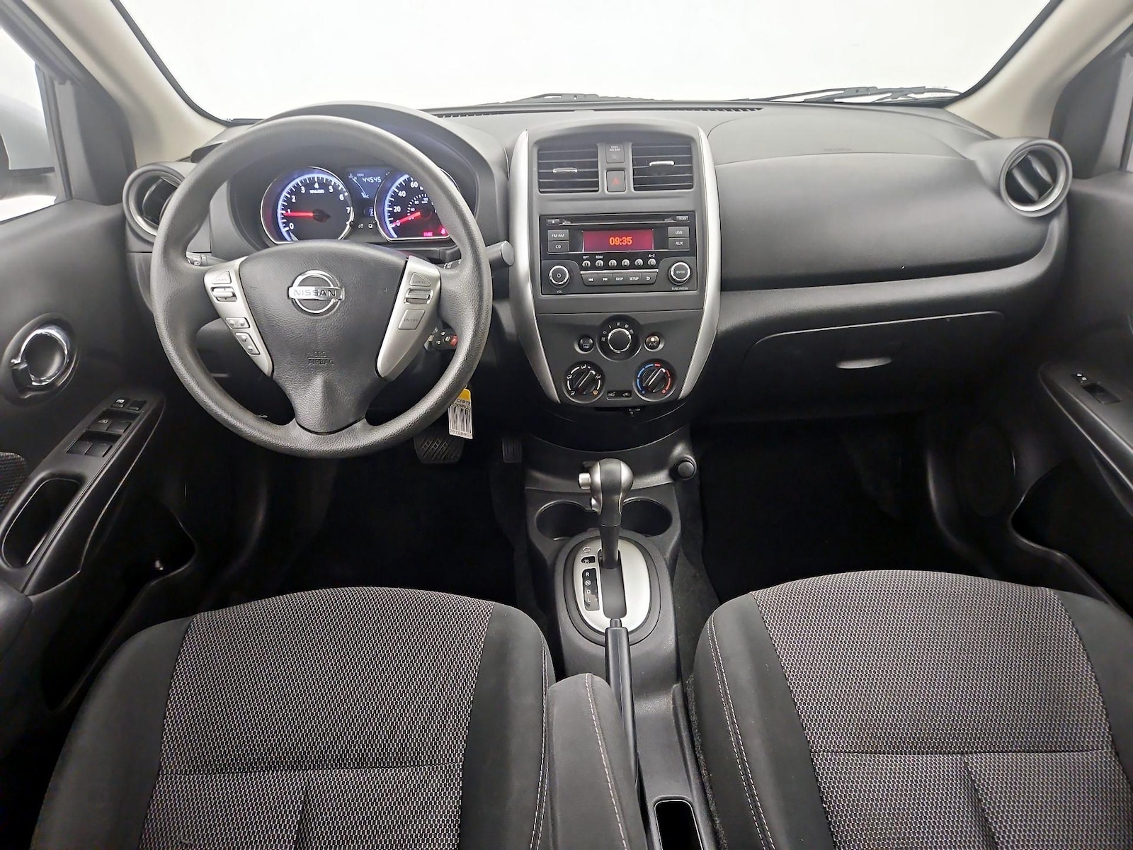 2018 Nissan Versa Sedan SV - Photo 10