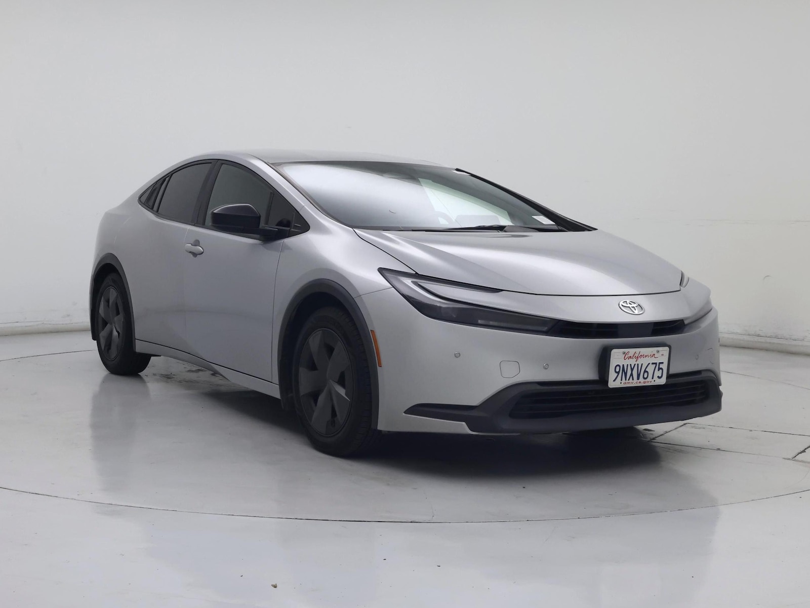2024 Toyota Prius LE - Photo 2