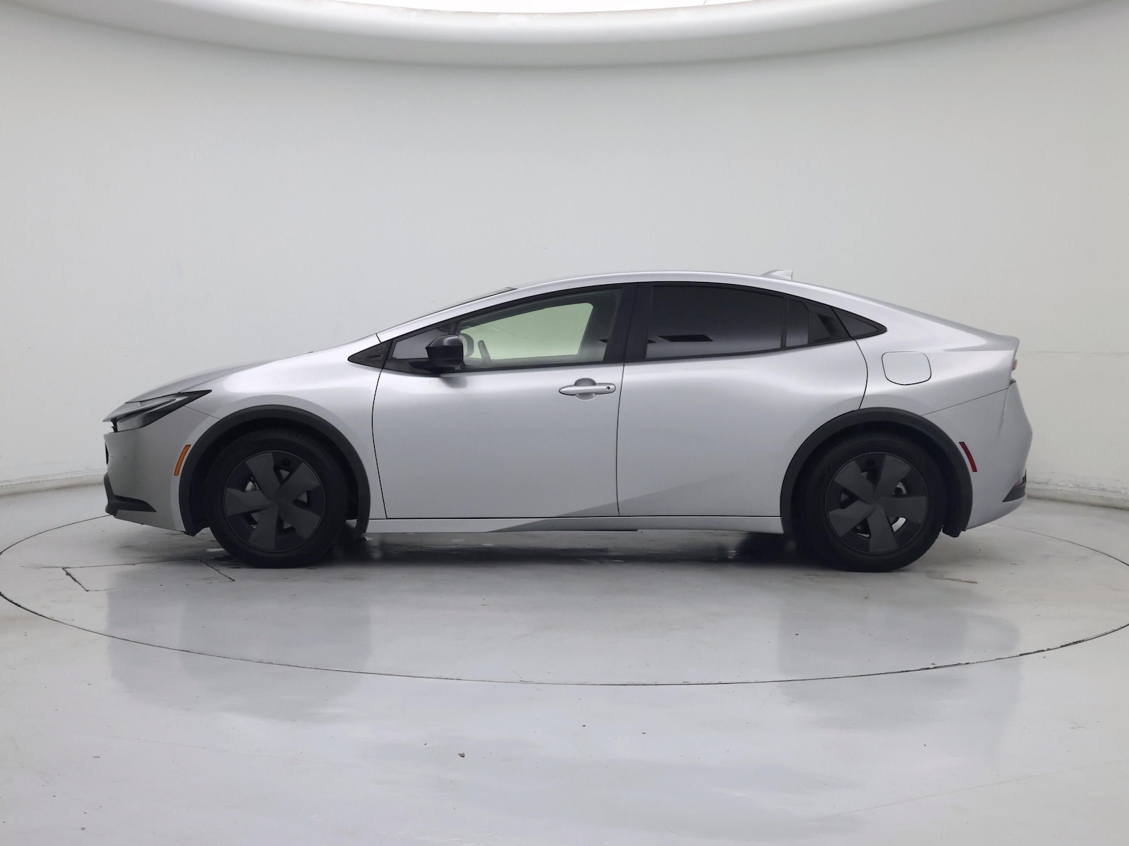 2024 Toyota Prius LE - Photo 4