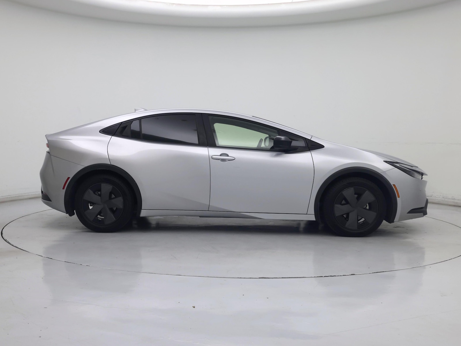 2024 Toyota Prius LE - Photo 8