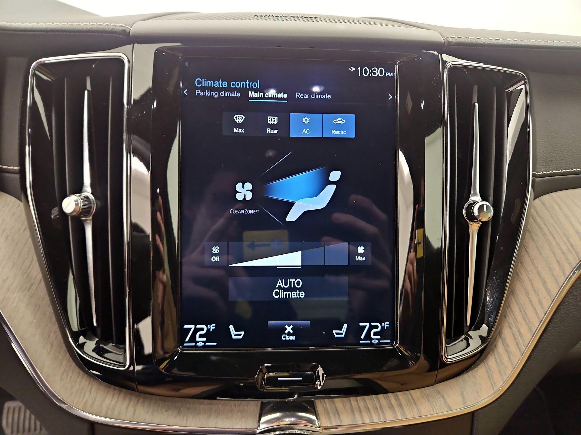 Thumbnail: 2019 Volvo XC60 - 16