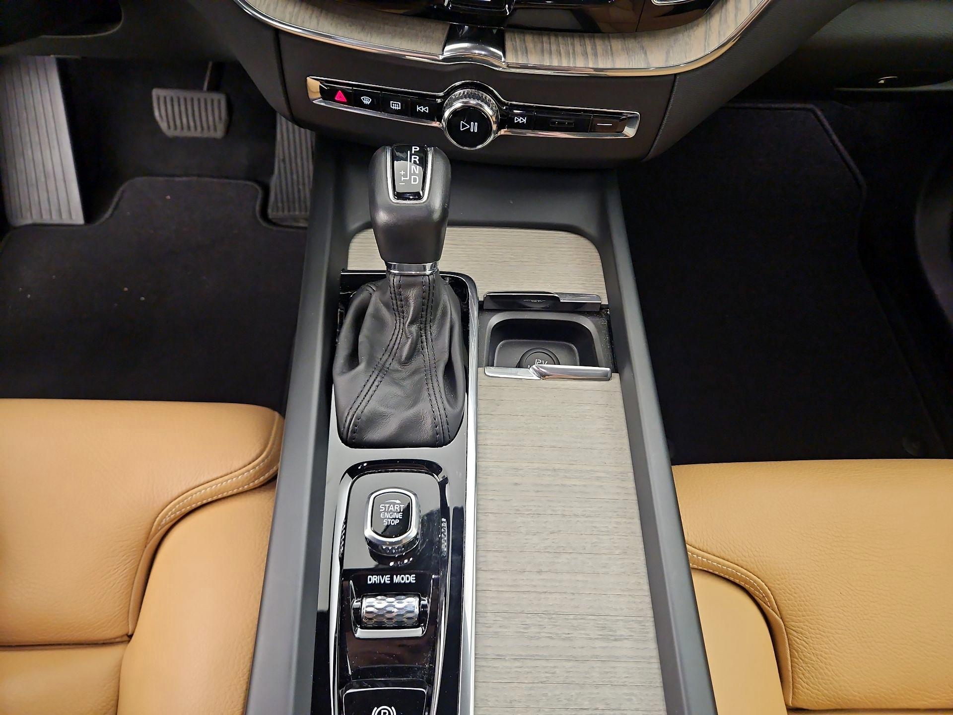 Thumbnail: 2019 Volvo XC60 - 17