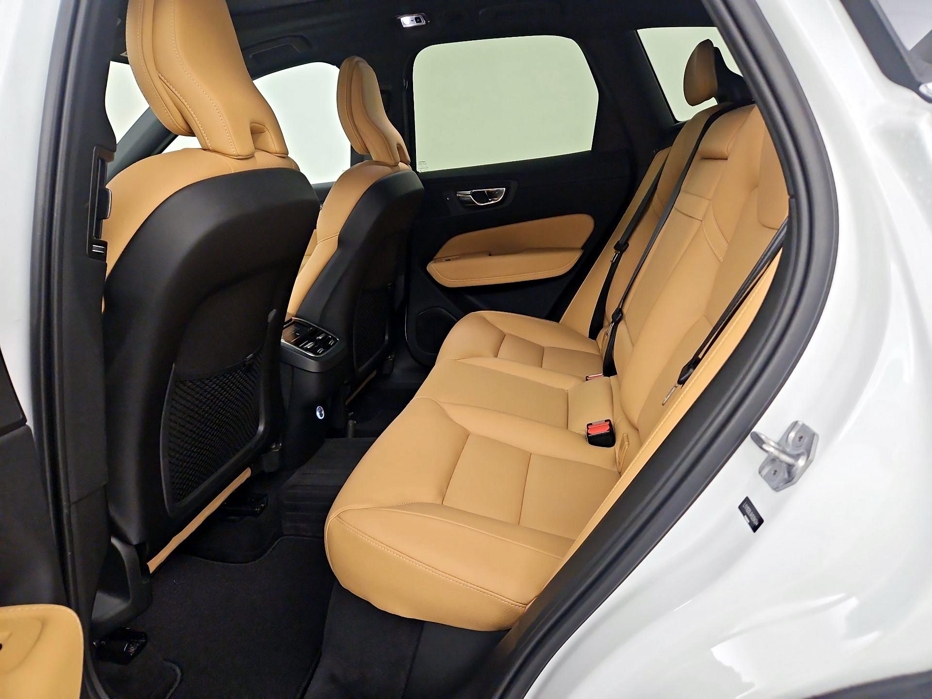 Thumbnail: 2019 Volvo XC60 - 20