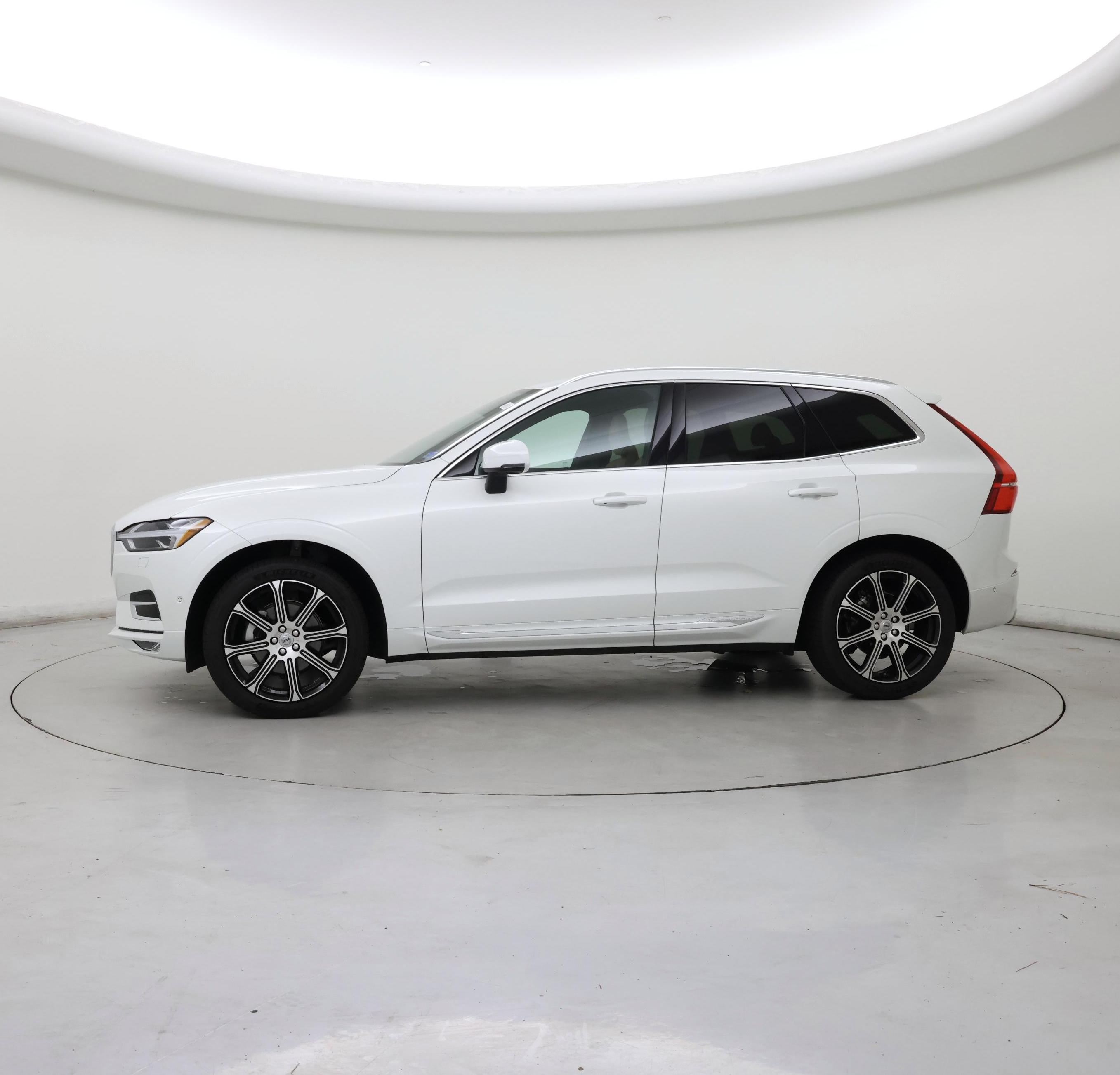Thumbnail: 2019 Volvo XC60 - 3