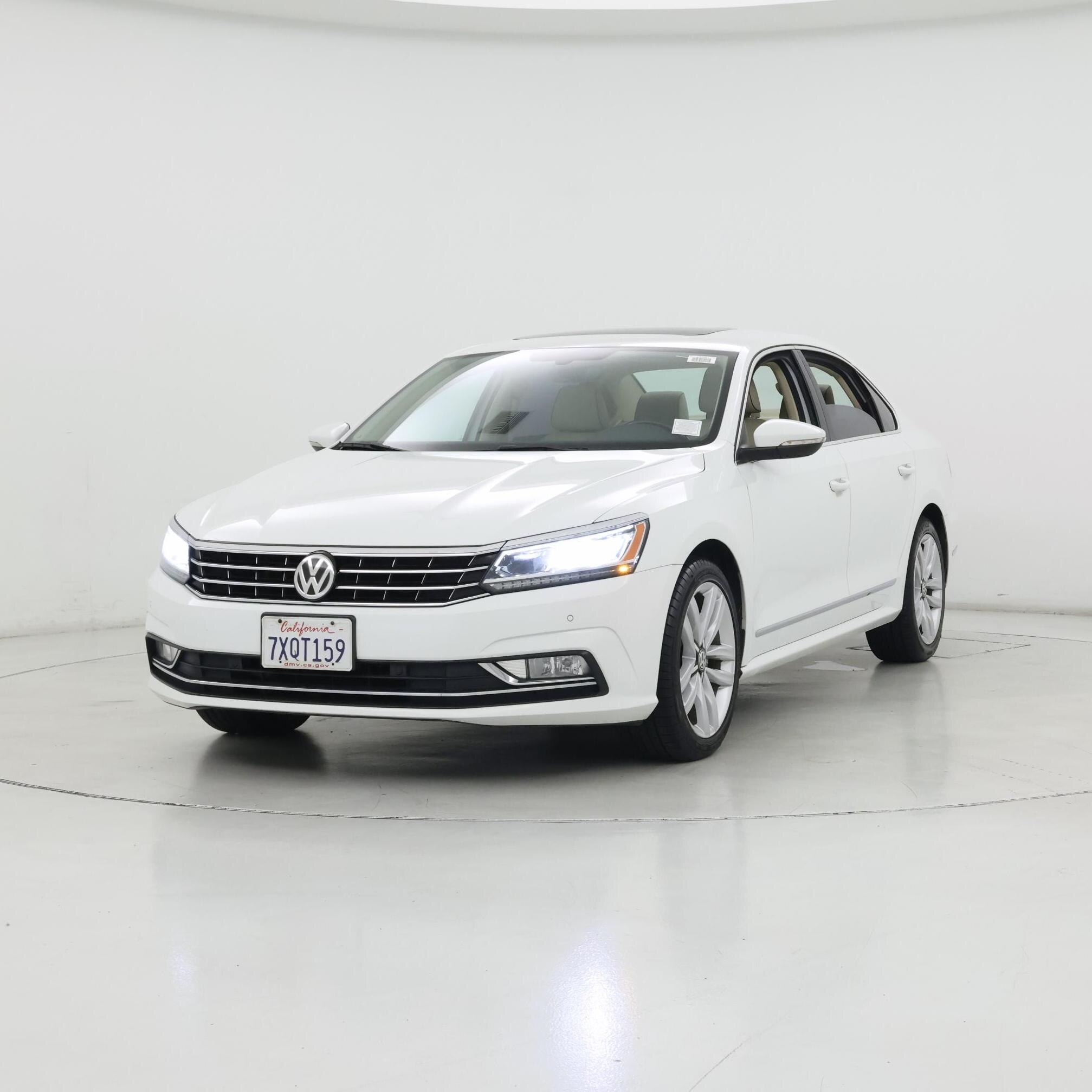 Thumbnail: 2017 Volkswagen Passat - 4