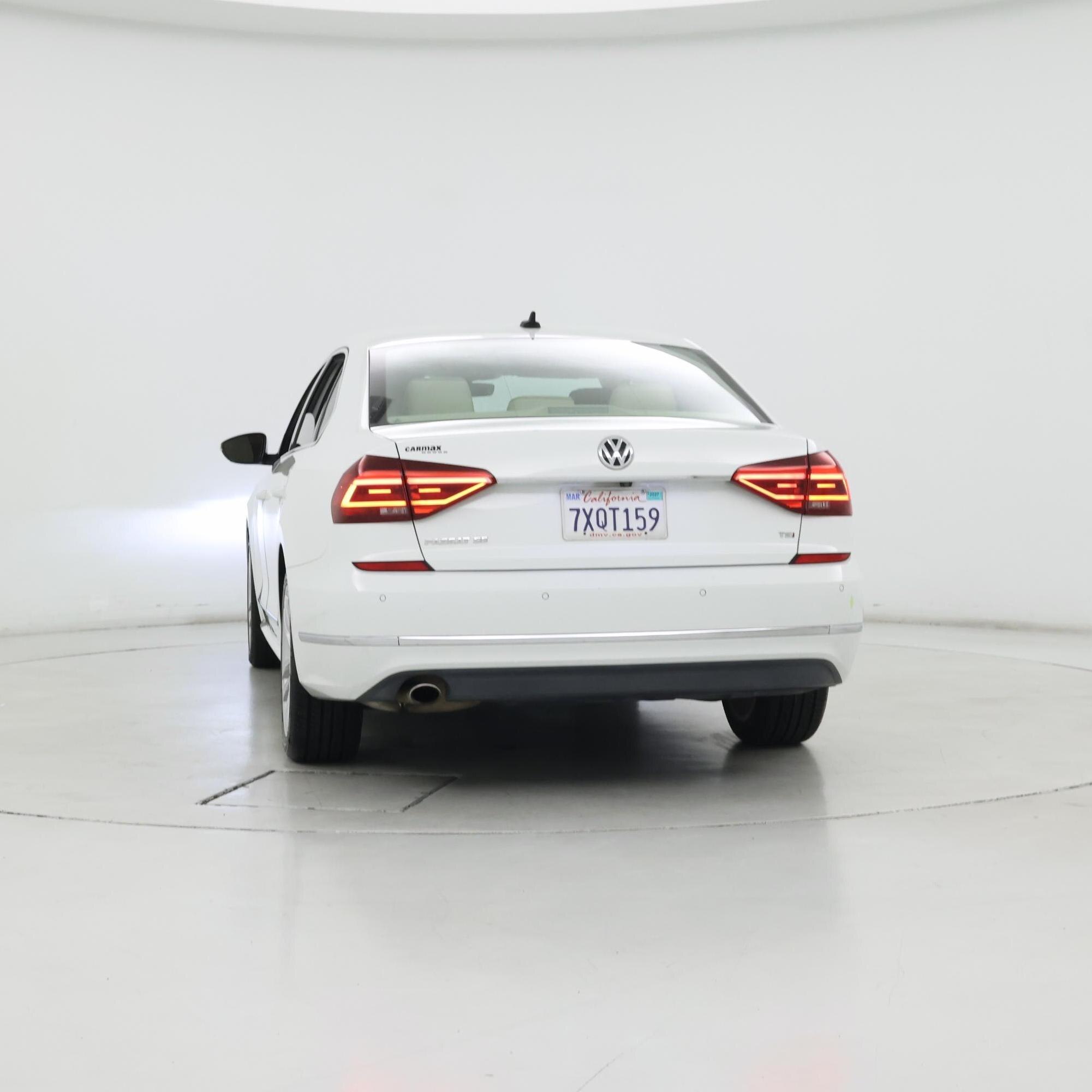 Thumbnail: 2017 Volkswagen Passat - 6