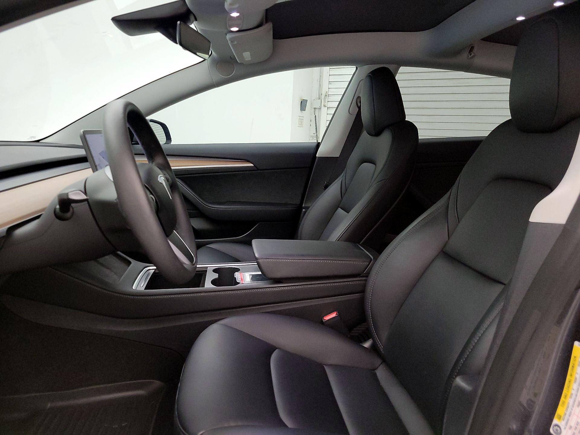 Thumbnail: 2023 Tesla Model 3 - 11
