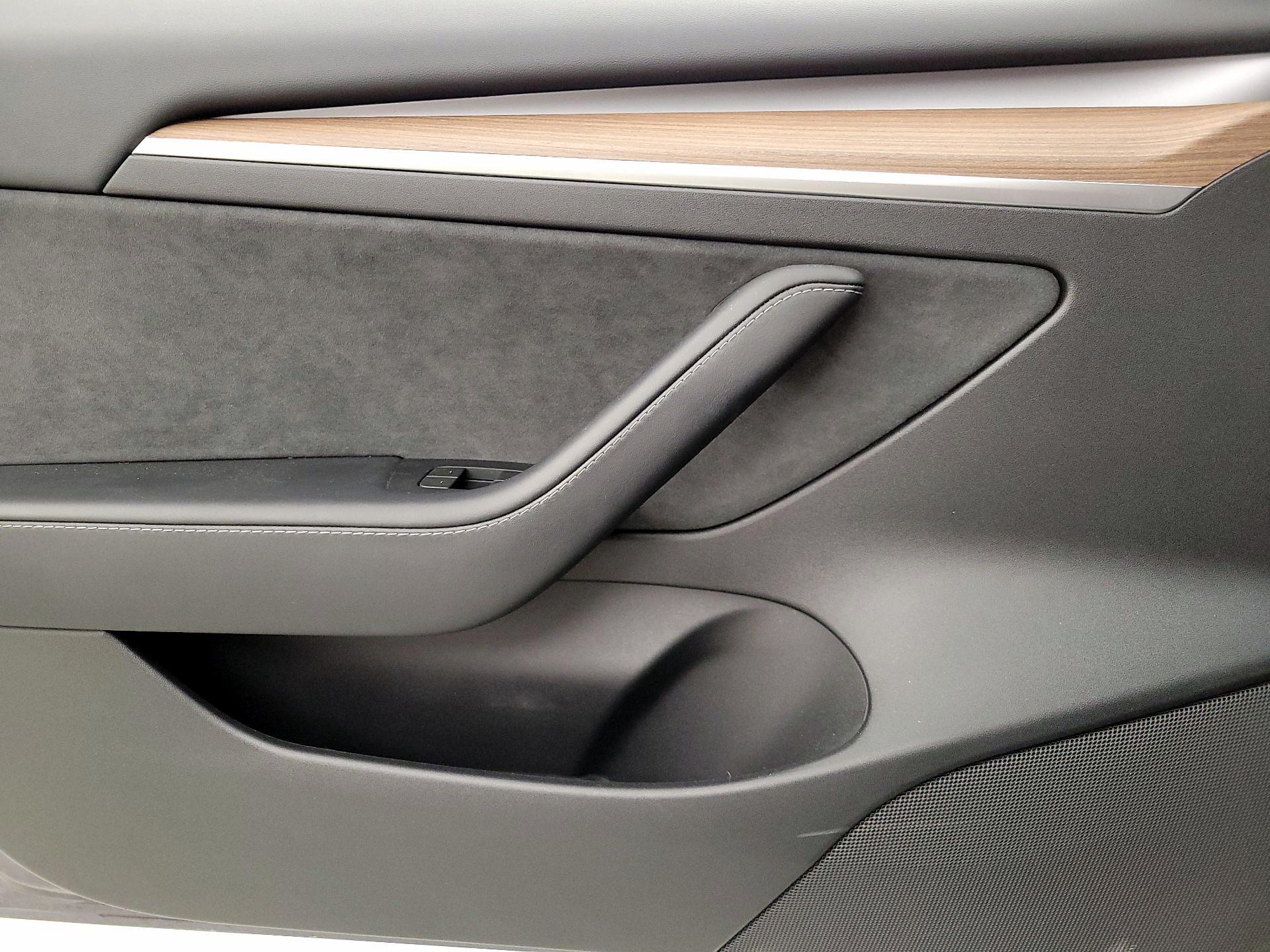 Thumbnail: 2023 Tesla Model 3 - 12