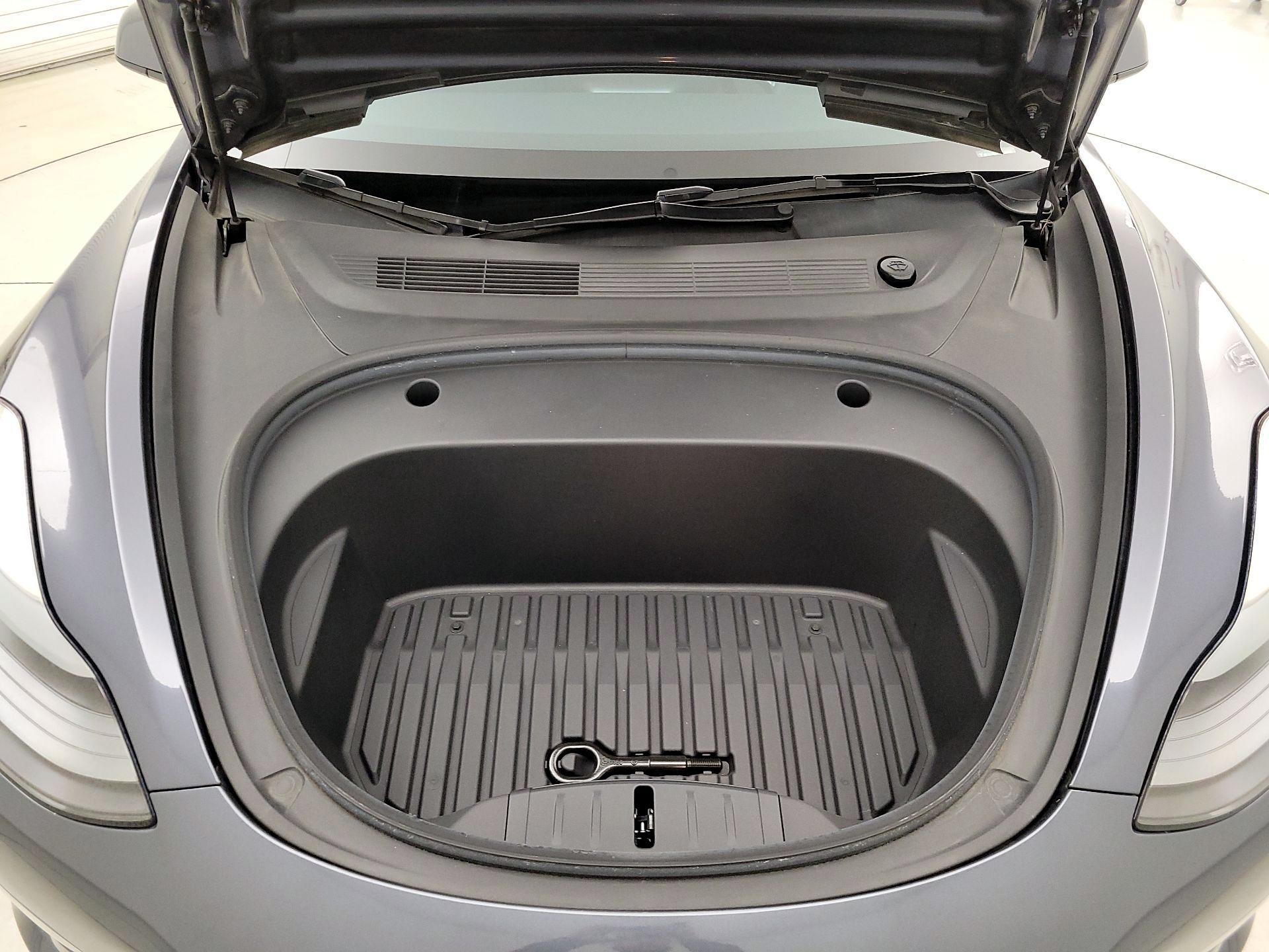 Thumbnail: 2023 Tesla Model 3 - 20
