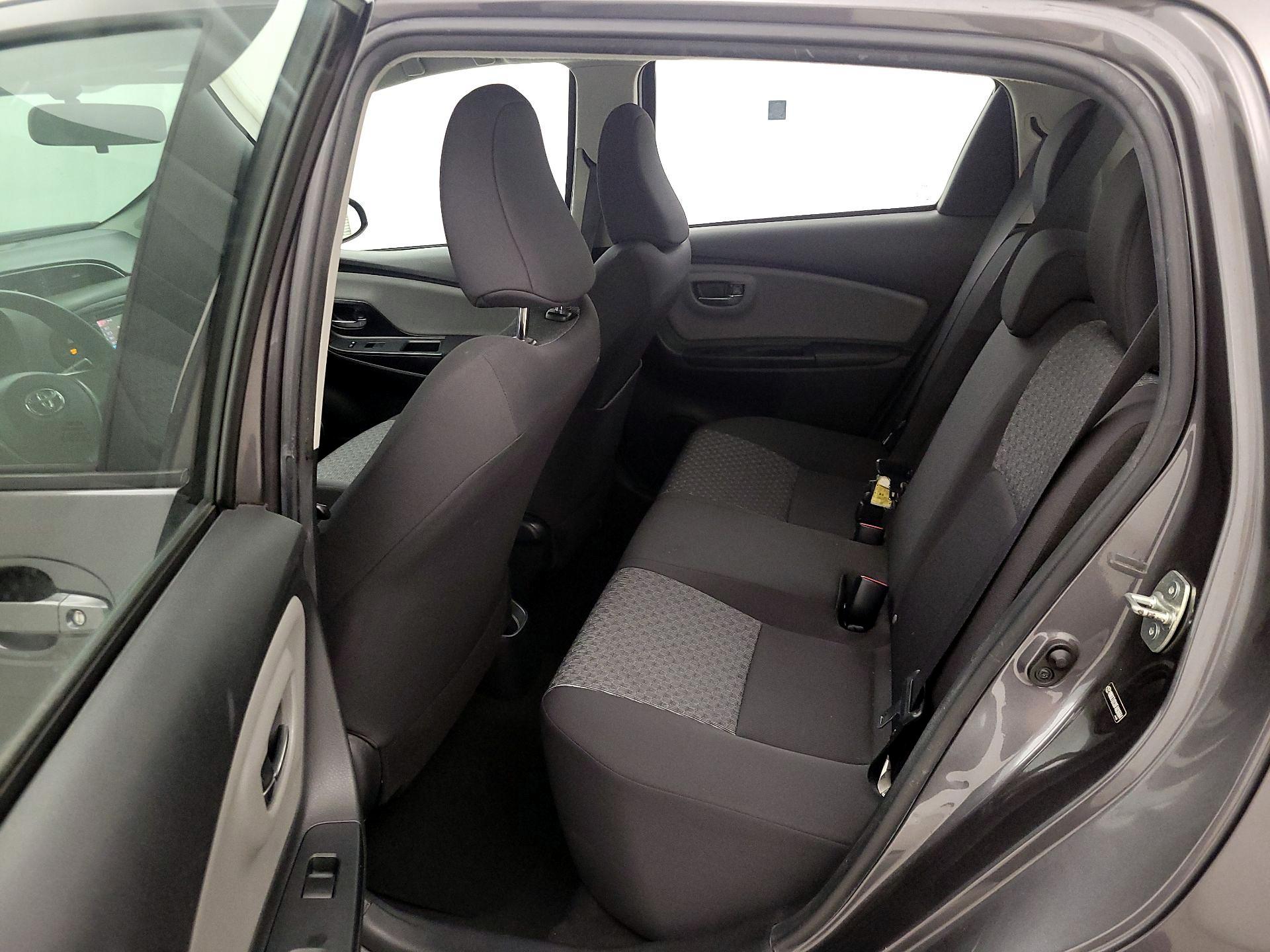 Thumbnail: 2015 Toyota Yaris - 17