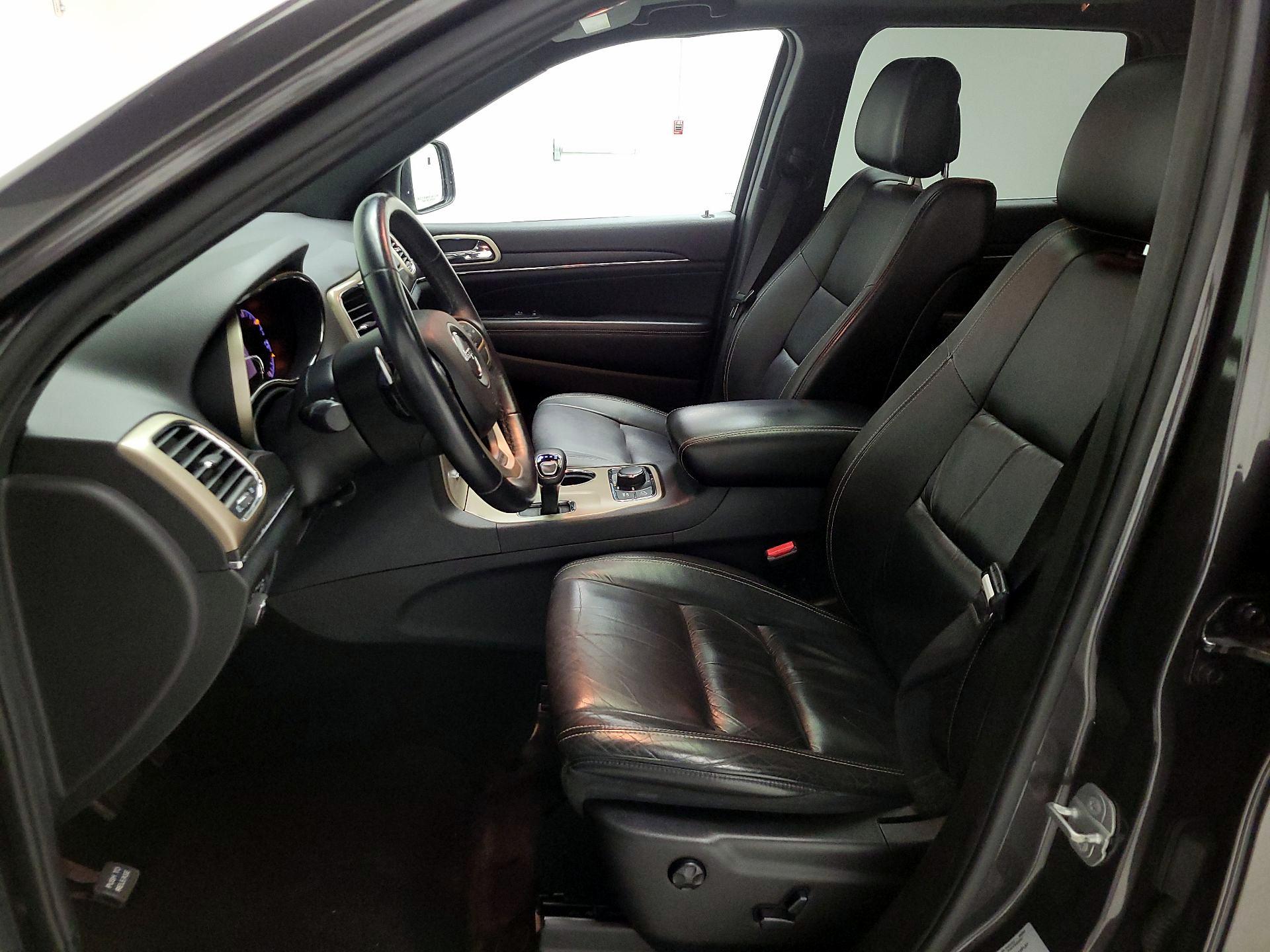 Thumbnail: 2015 Jeep Grand Cherokee - 11