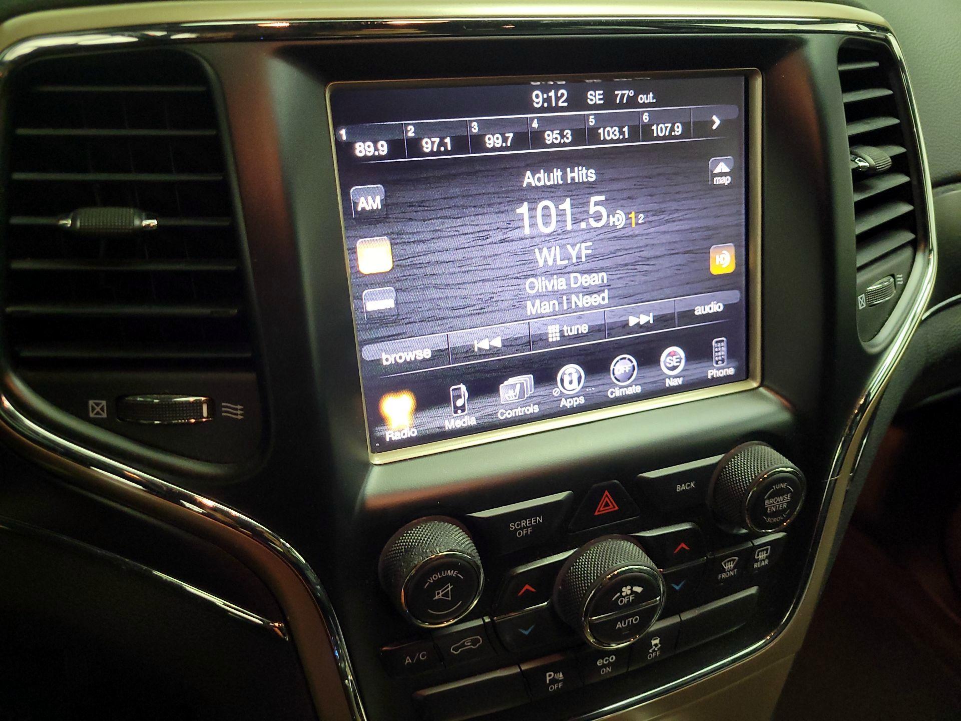 Thumbnail: 2015 Jeep Grand Cherokee - 15