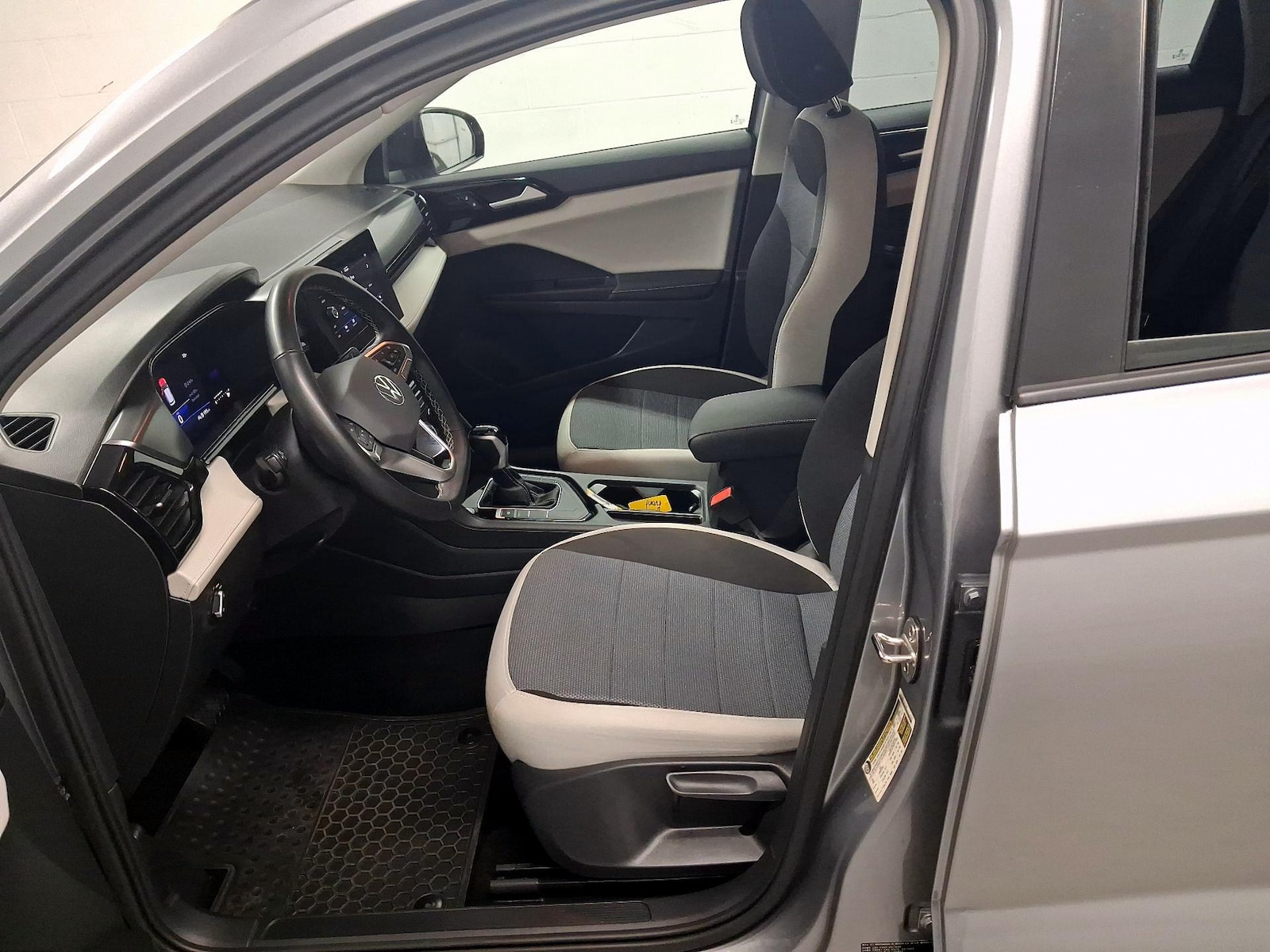 2025 Volkswagen Taos S - Photo 10