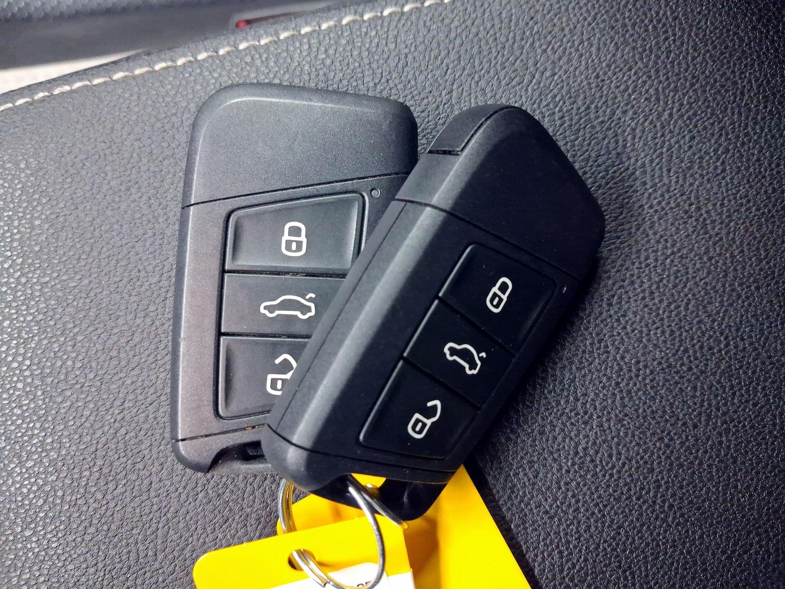 2025 Volkswagen Taos S - Photo 17