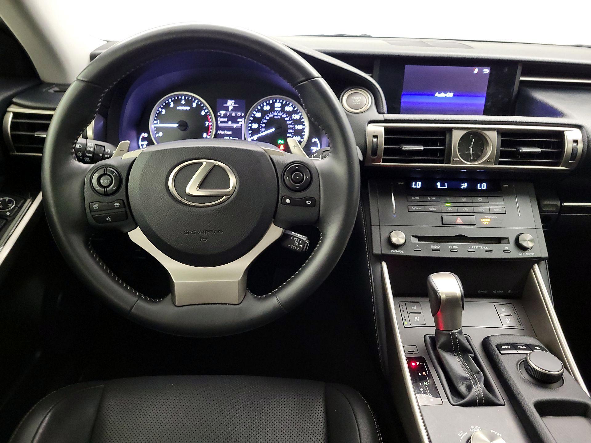 Thumbnail: 2015 Lexus IS - 10
