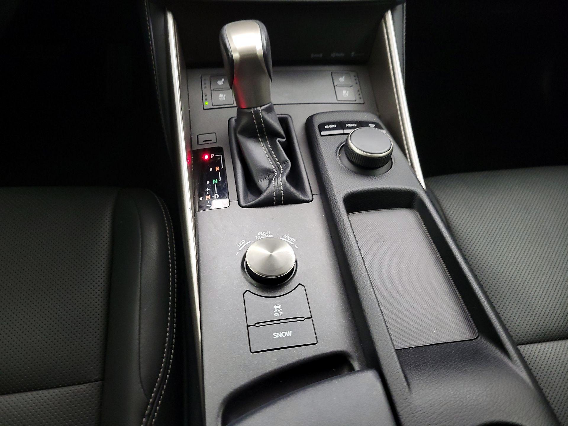Thumbnail: 2015 Lexus IS - 17