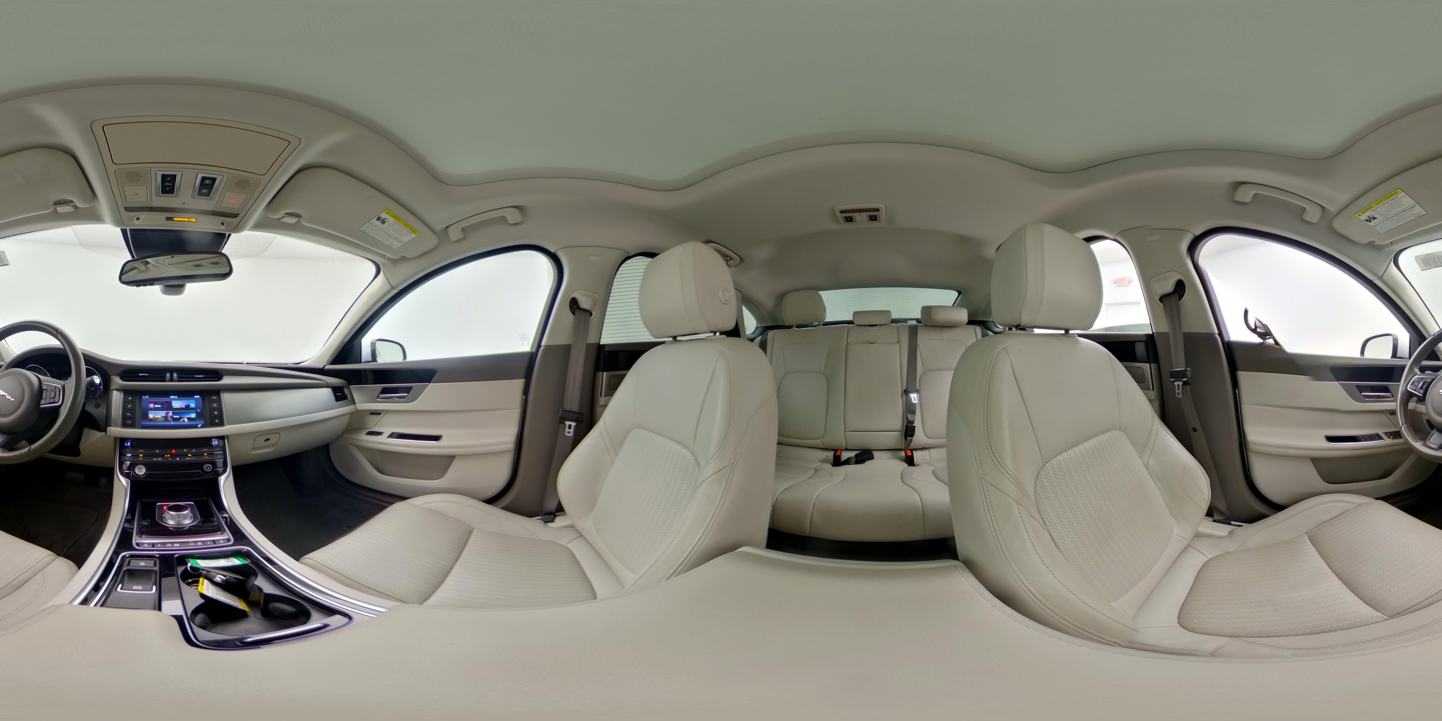 2016 Jaguar XF Prestige - Photo 26