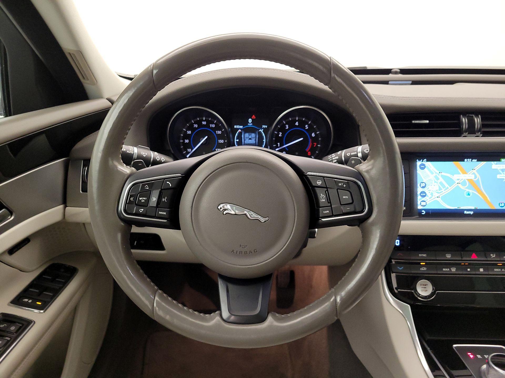 Thumbnail: 2016 Jaguar XF - 10