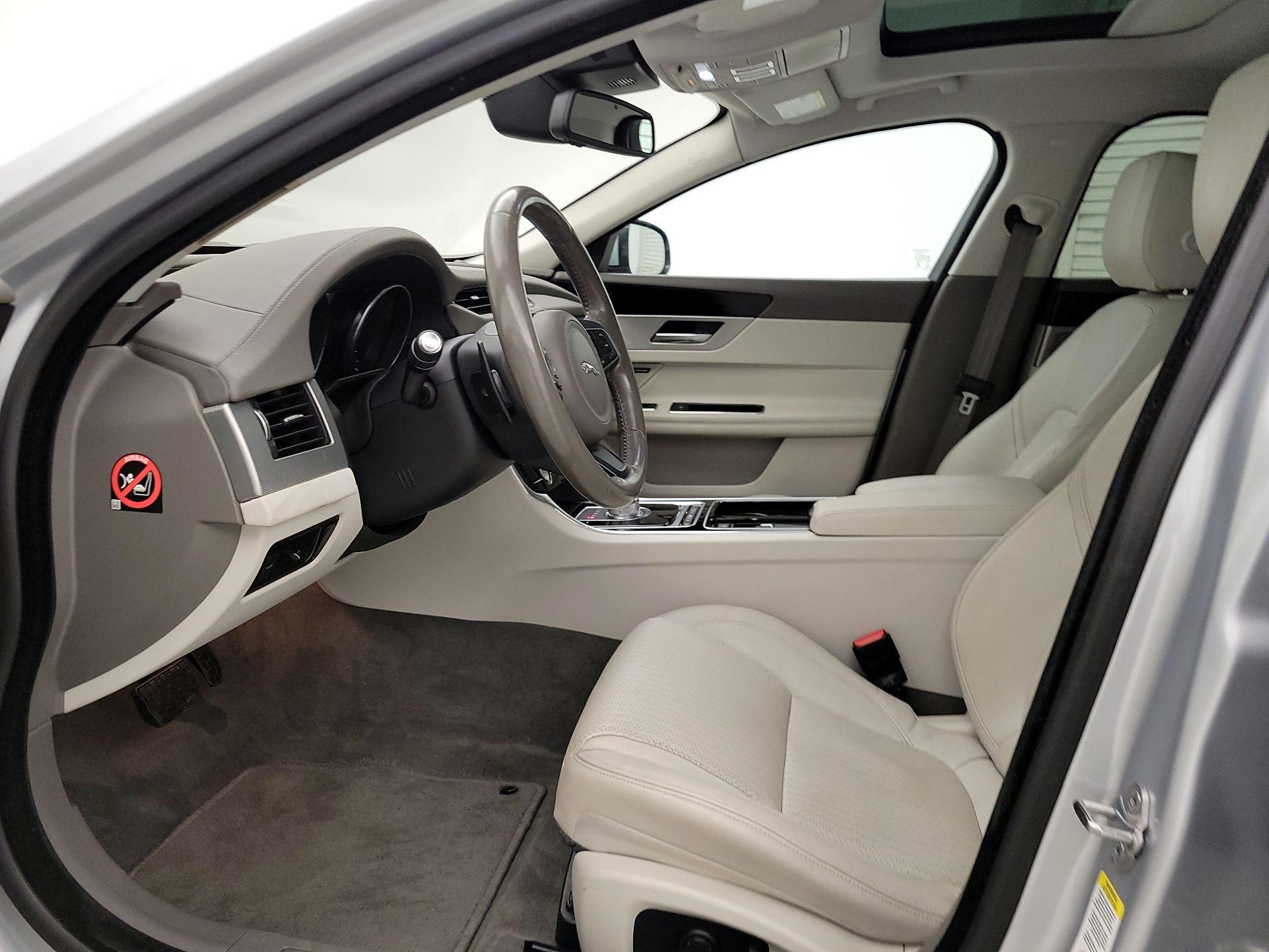 Thumbnail: 2016 Jaguar XF - 11