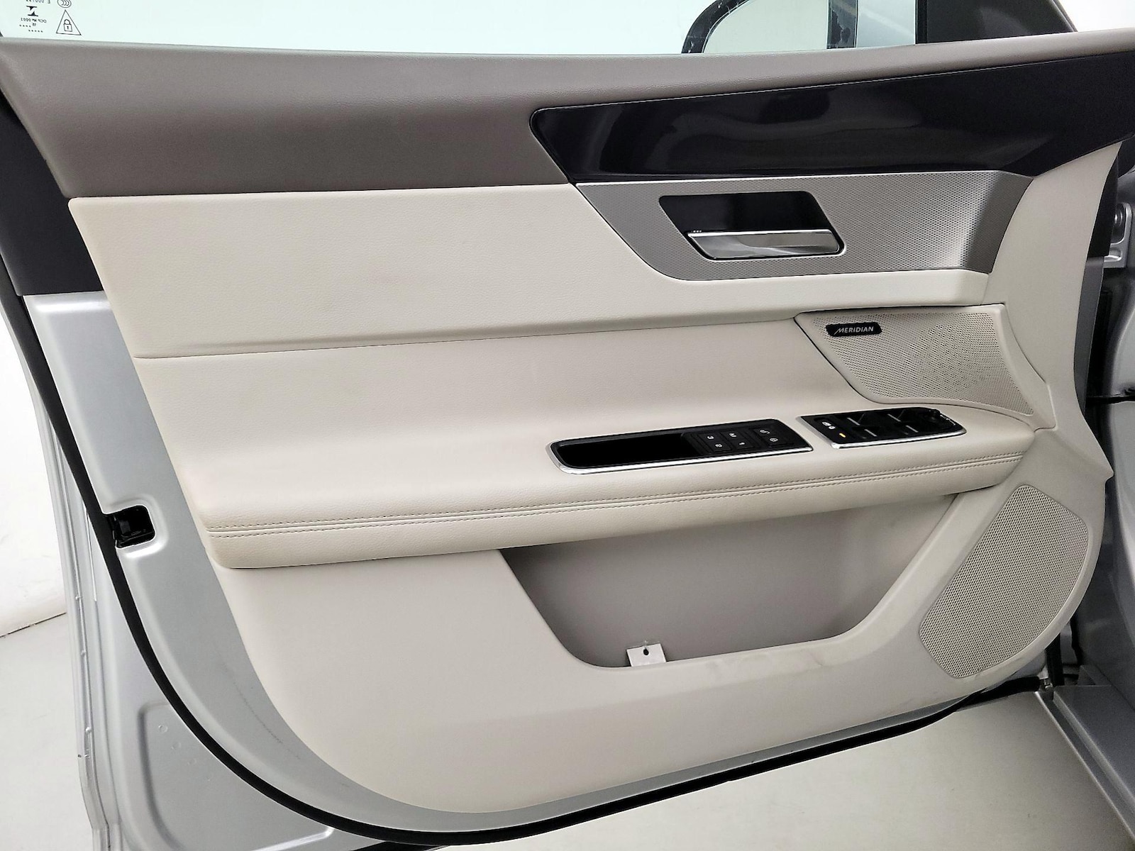2016 Jaguar XF Prestige - Photo 13
