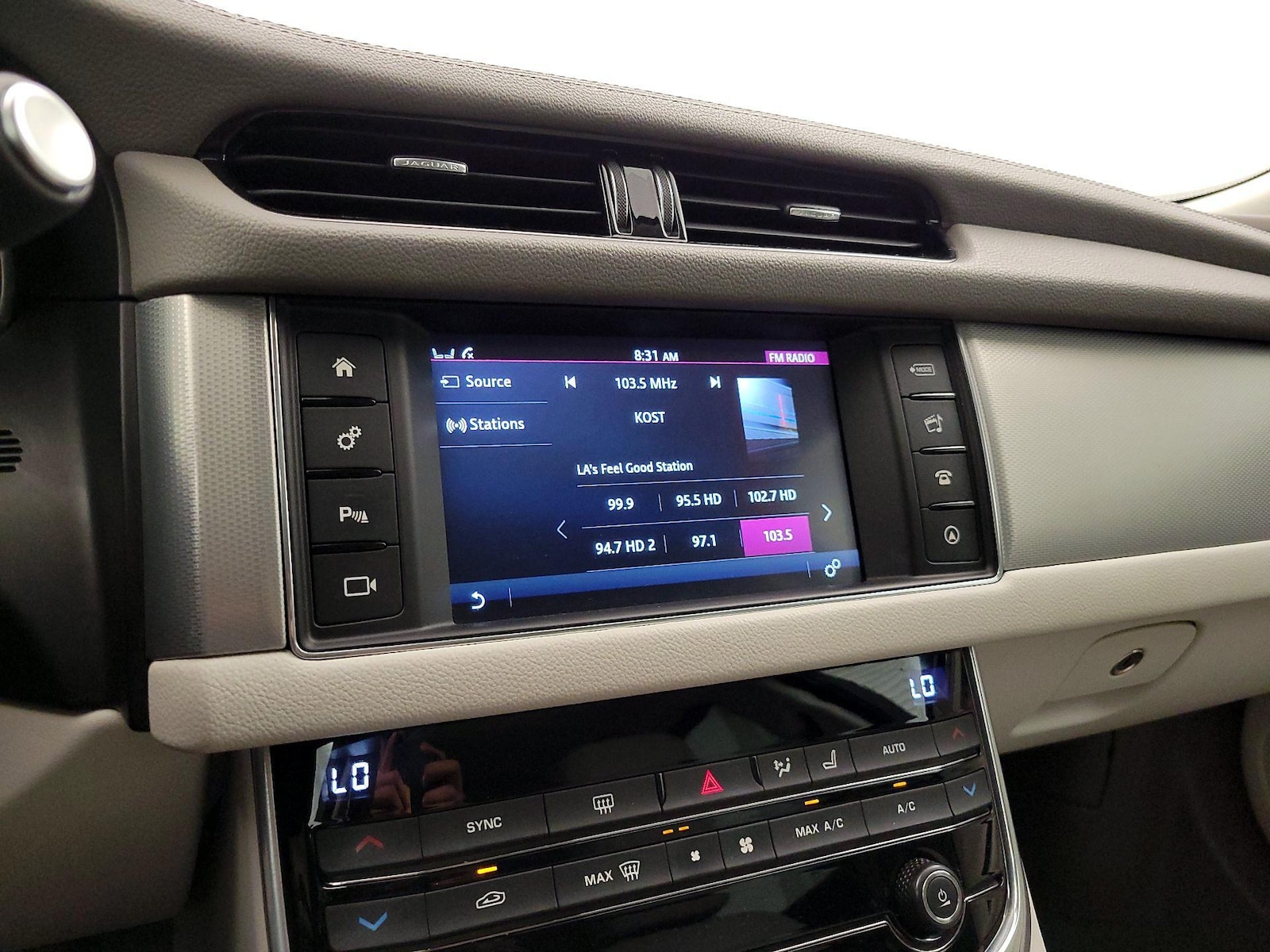 2016 Jaguar XF Prestige - Photo 17