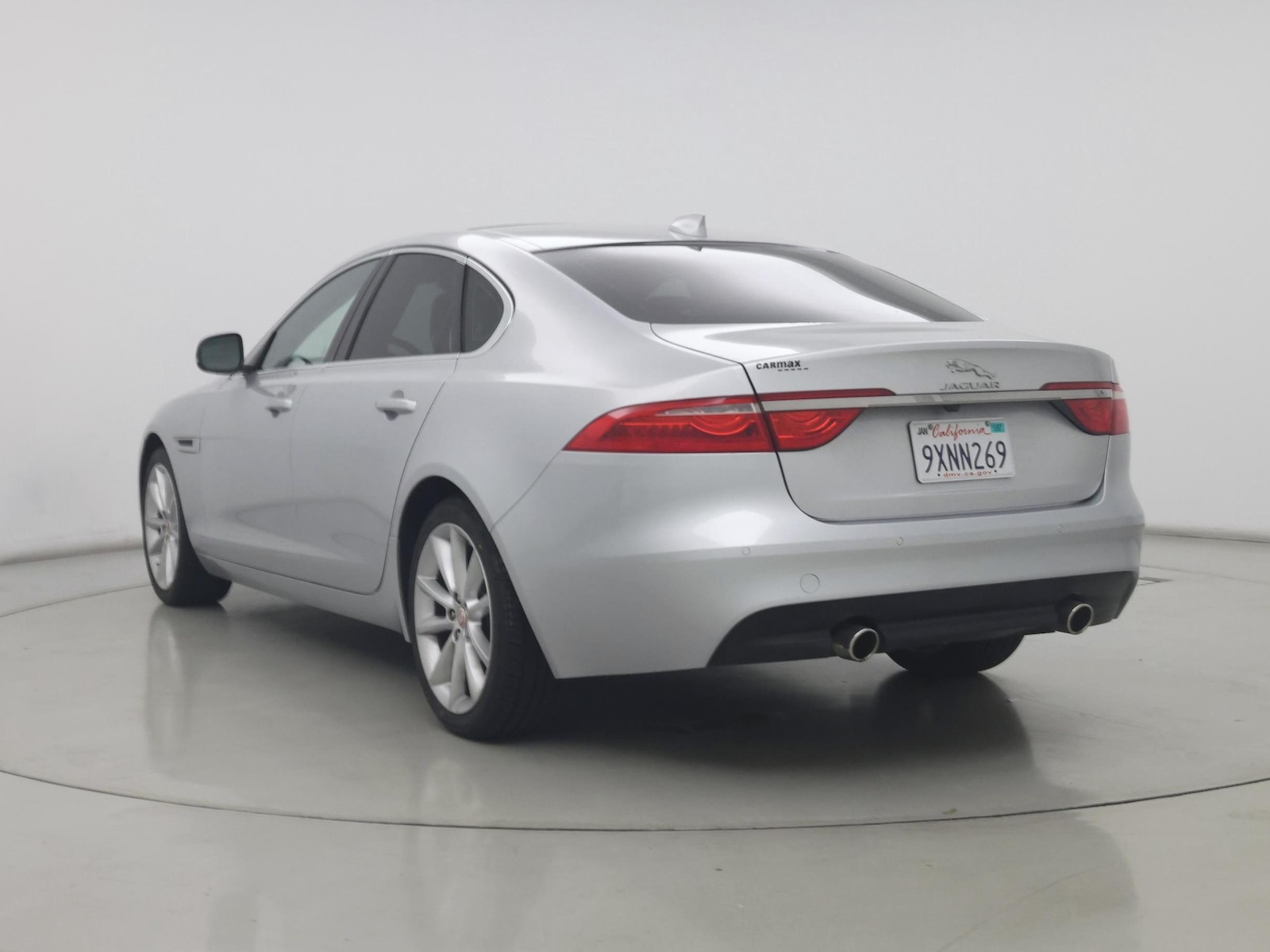 2016 Jaguar XF Prestige - Photo 3