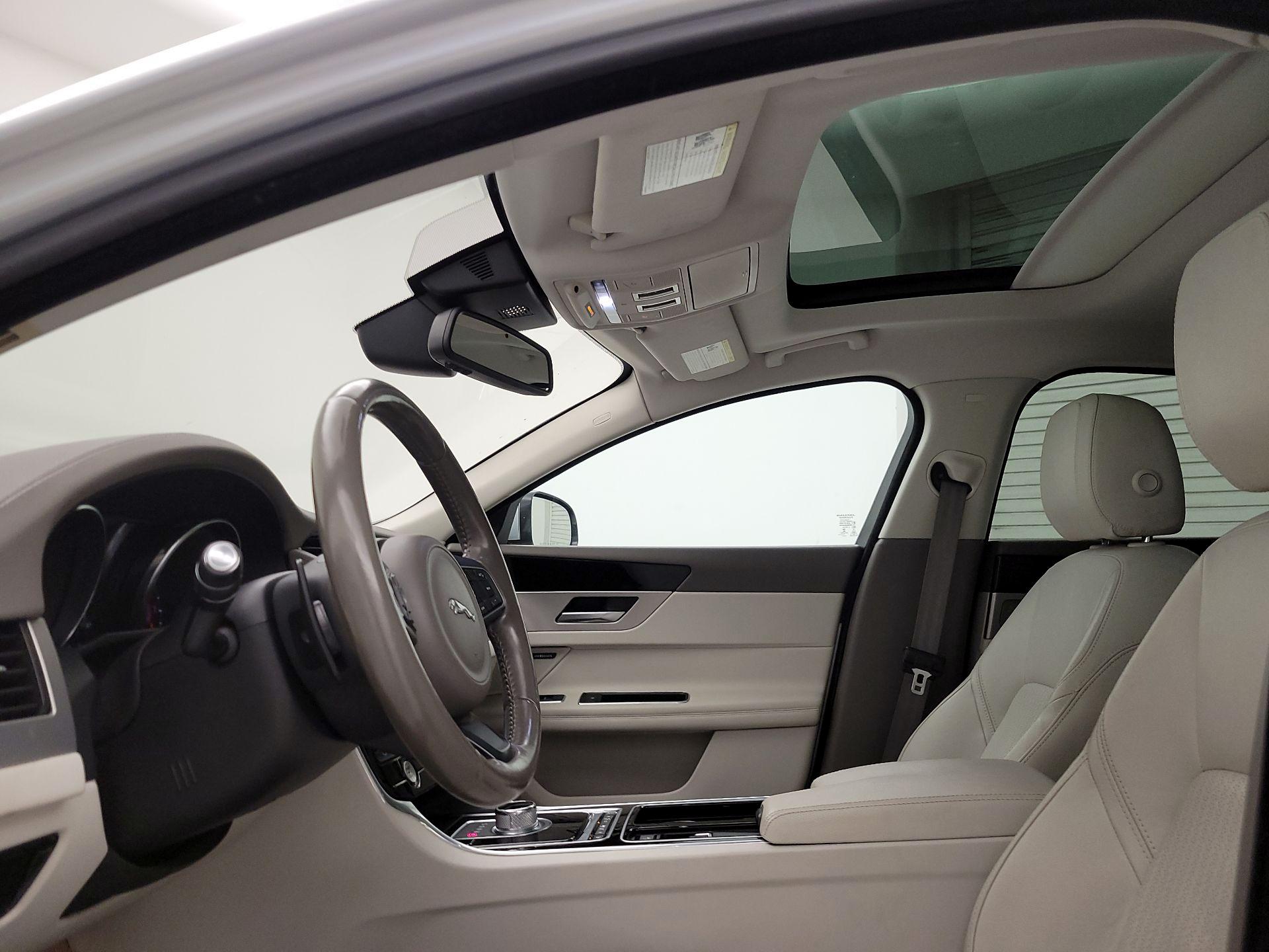 Thumbnail: 2016 Jaguar XF - 20