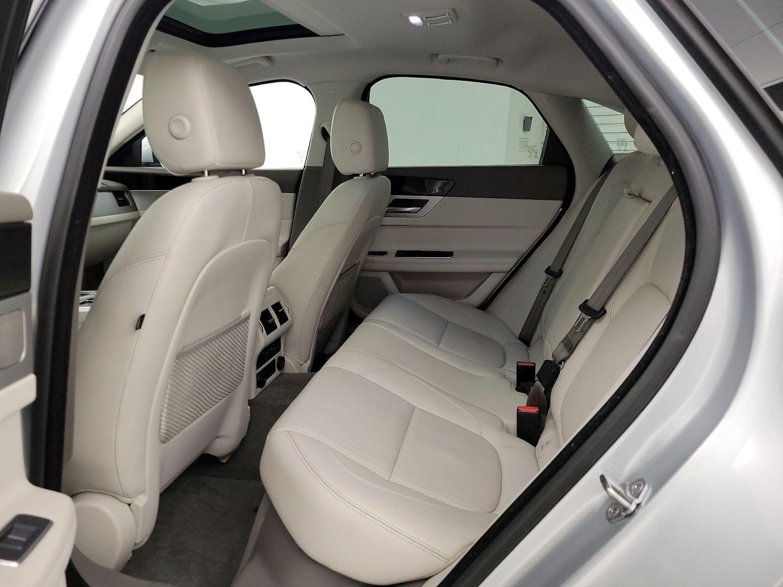 2016 Jaguar XF Prestige - Photo 22