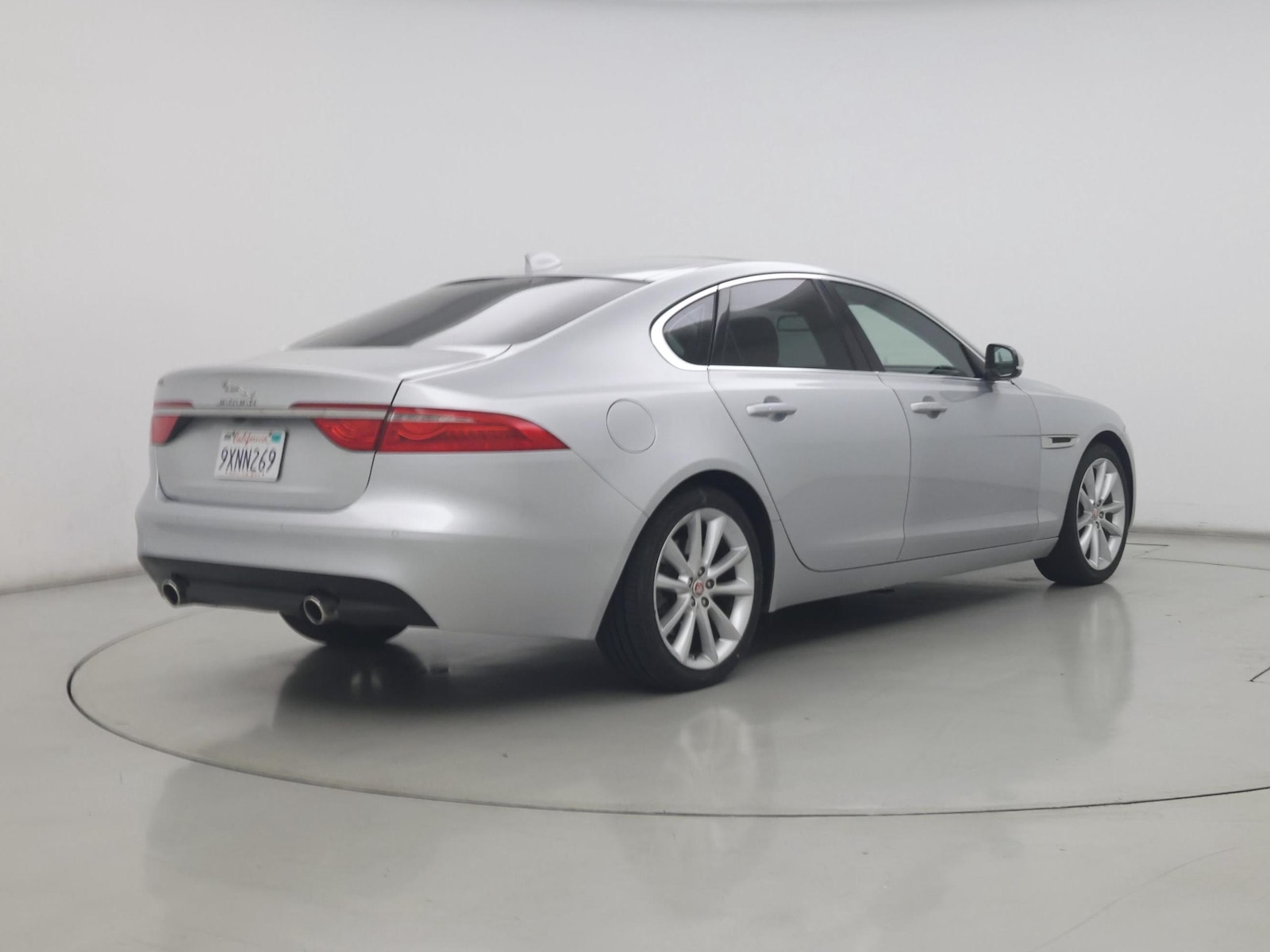 2016 Jaguar XF Prestige - Photo 9