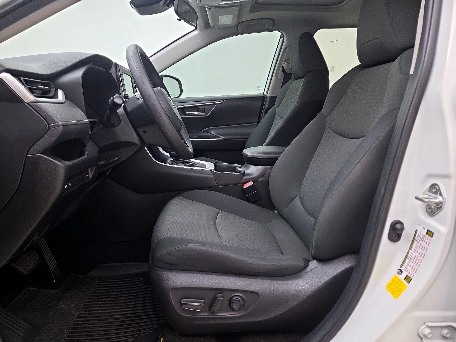 Thumbnail: 2021 Toyota RAV4 - 11