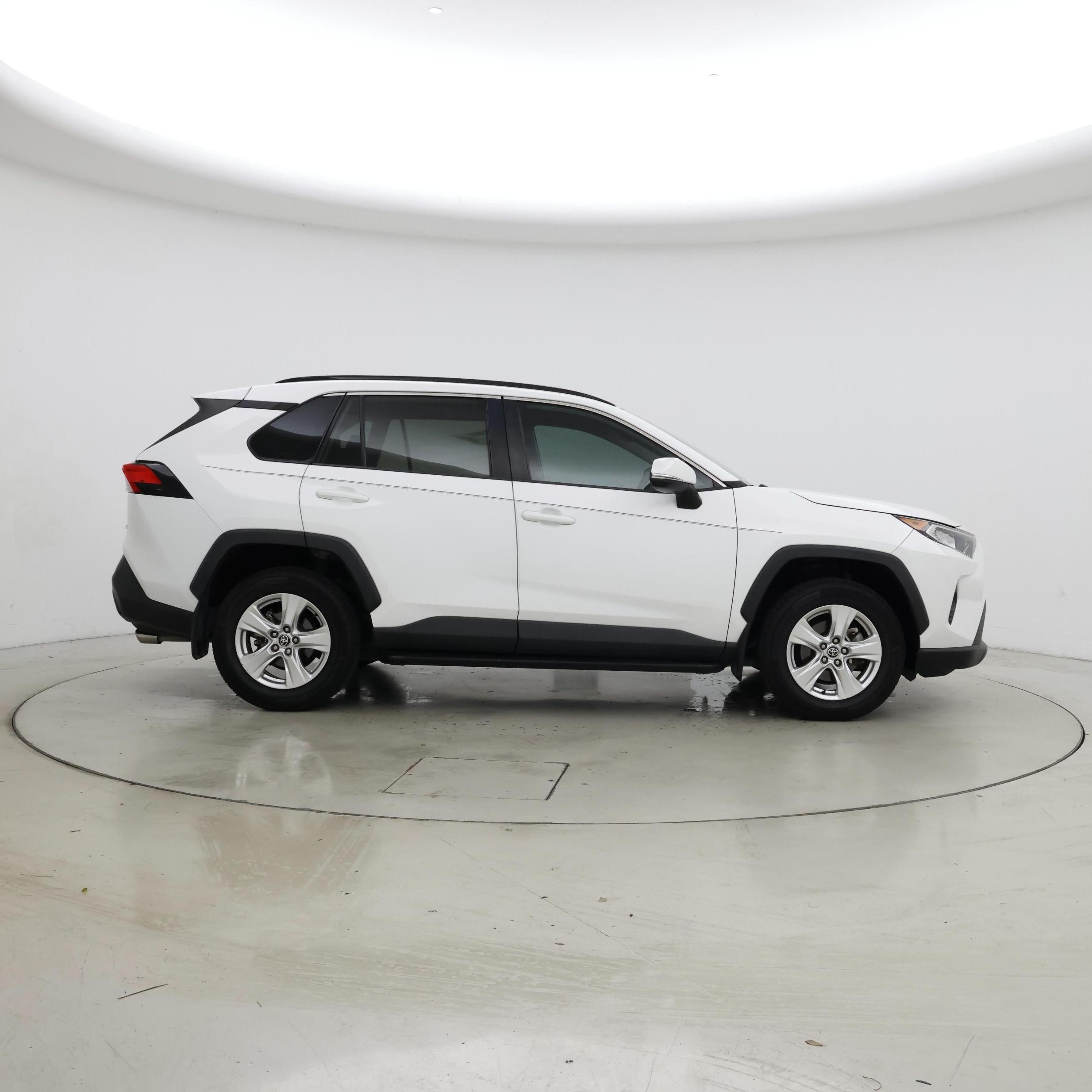 Thumbnail: 2021 Toyota RAV4 - 7
