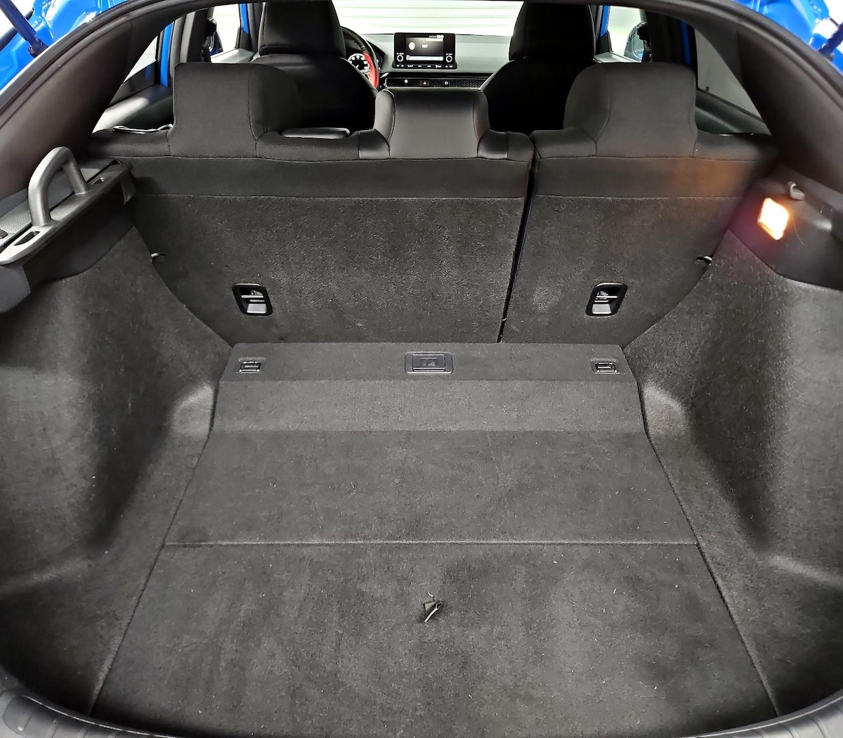Trunk/Cargo (Seats Up)