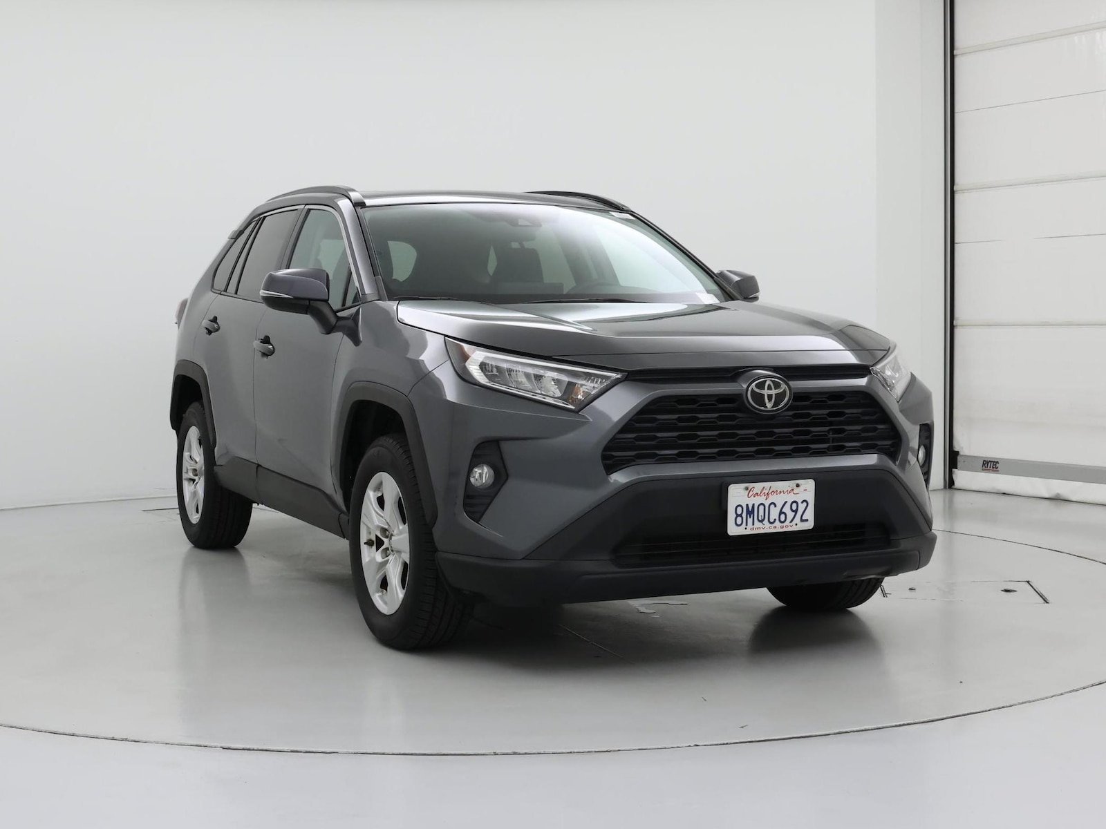2019 Toyota RAV4 XLE - Photo 2