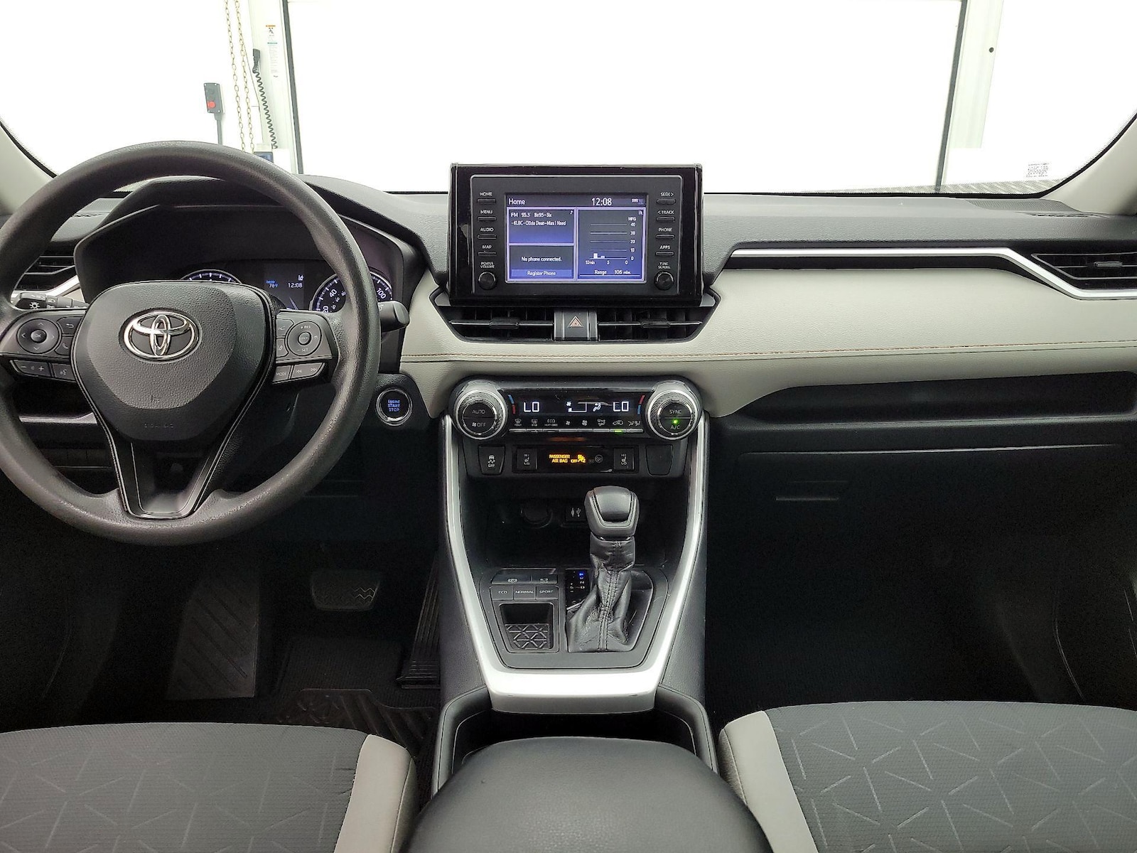 2019 Toyota RAV4 XLE - Photo 10