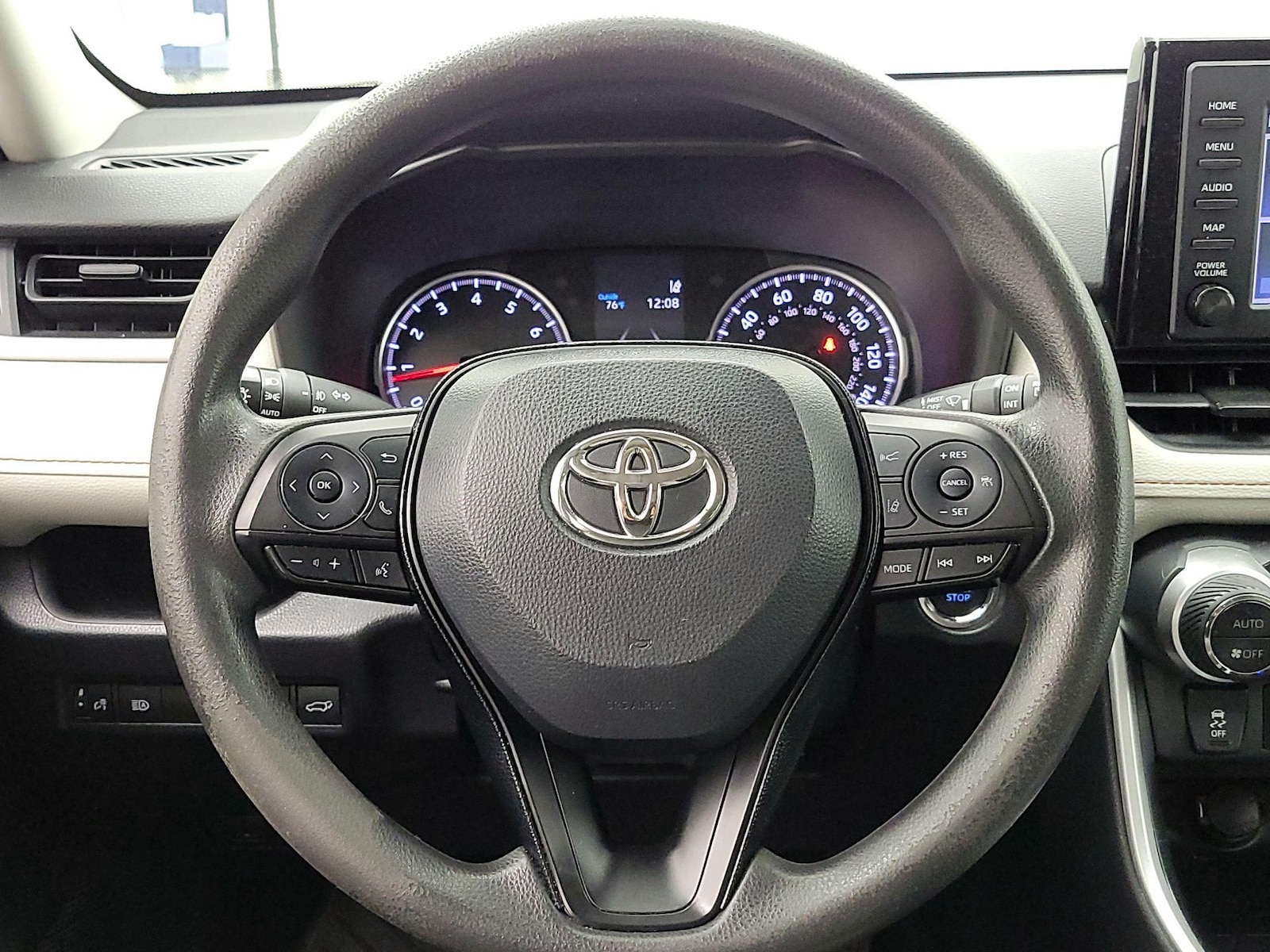 2019 Toyota RAV4 XLE - Photo 11