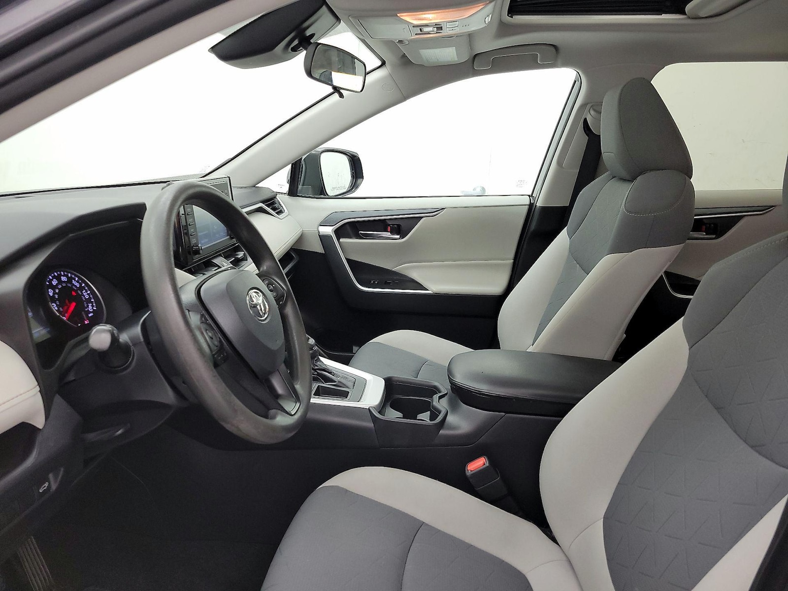 2019 Toyota RAV4 XLE - Photo 12