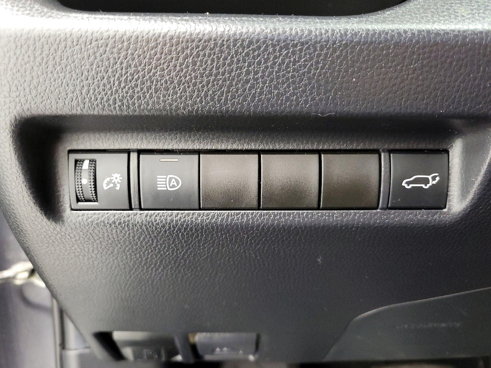 2019 Toyota RAV4 XLE - Photo 14