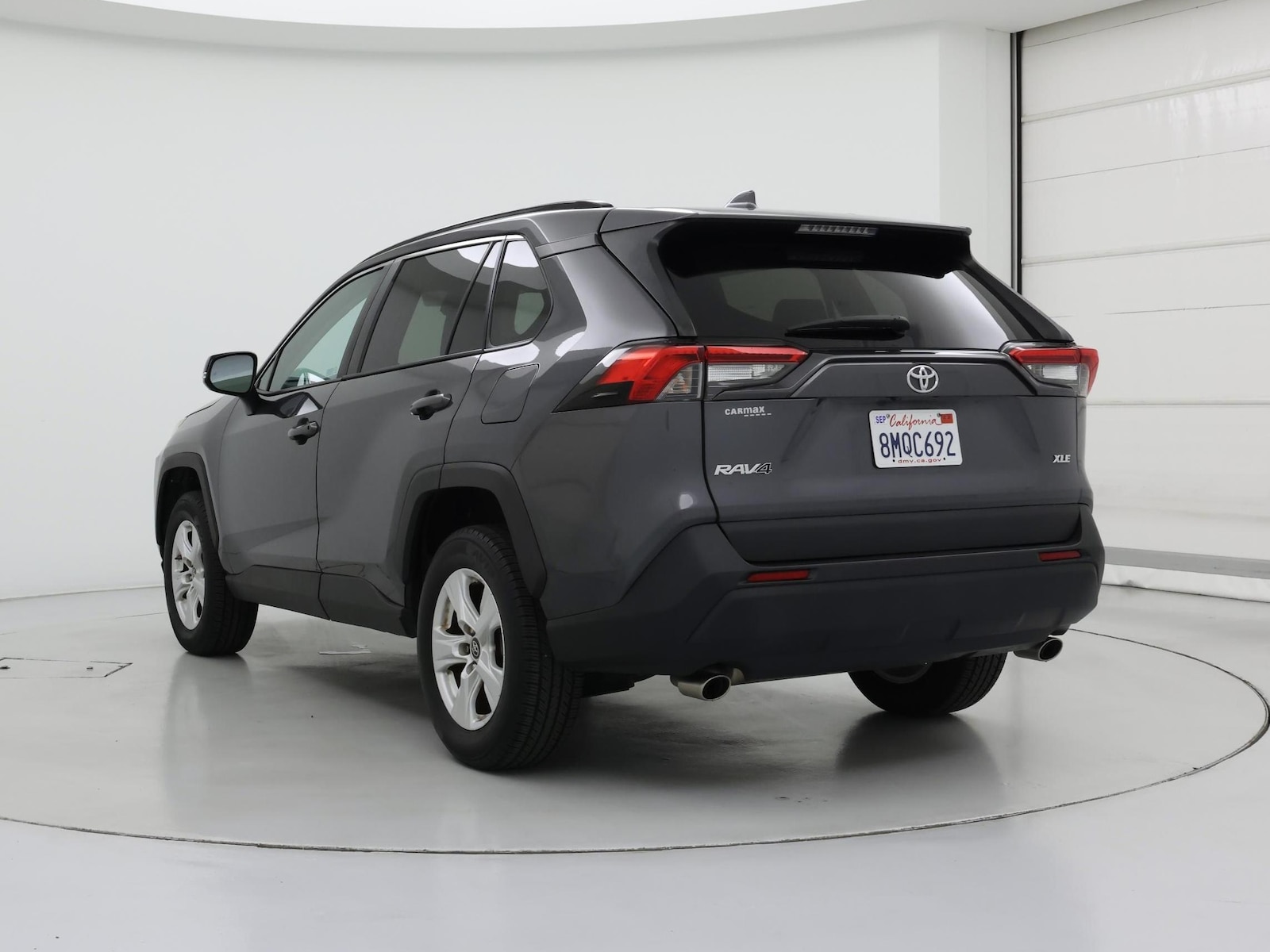 2019 Toyota RAV4 XLE - Photo 3
