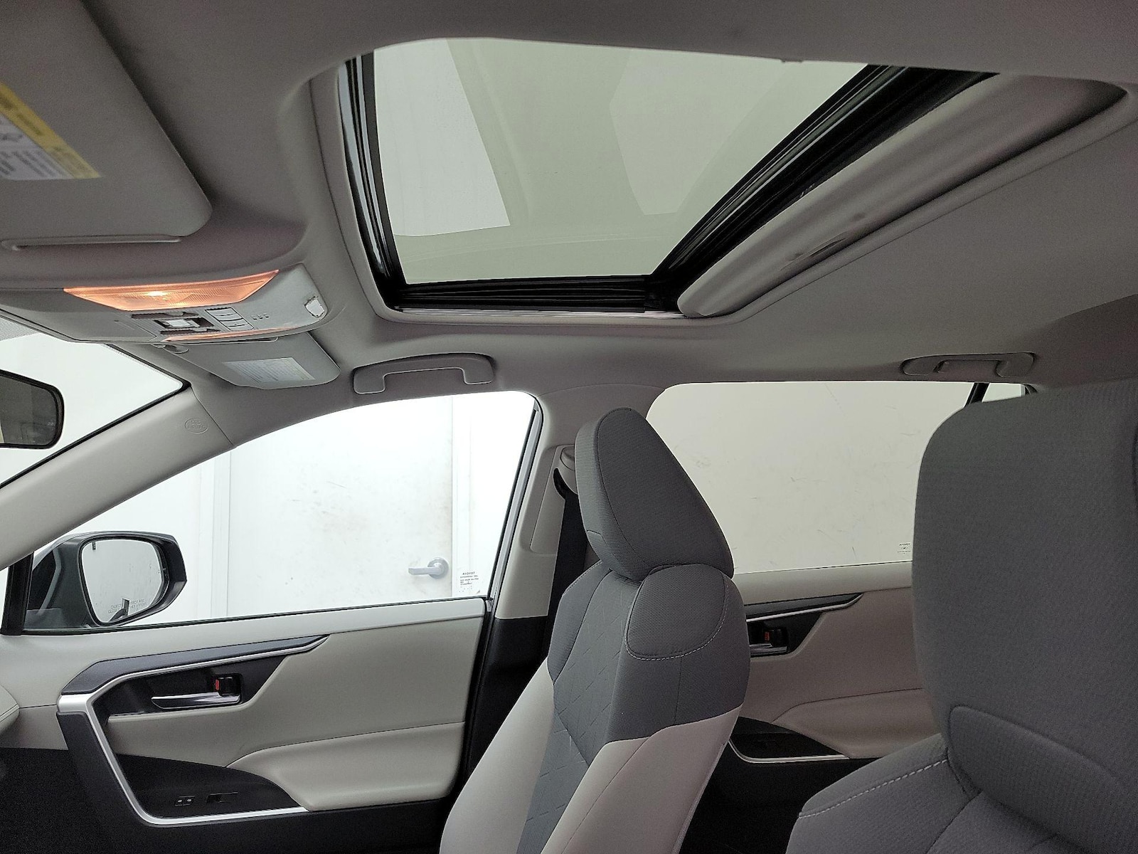 2019 Toyota RAV4 XLE - Photo 20